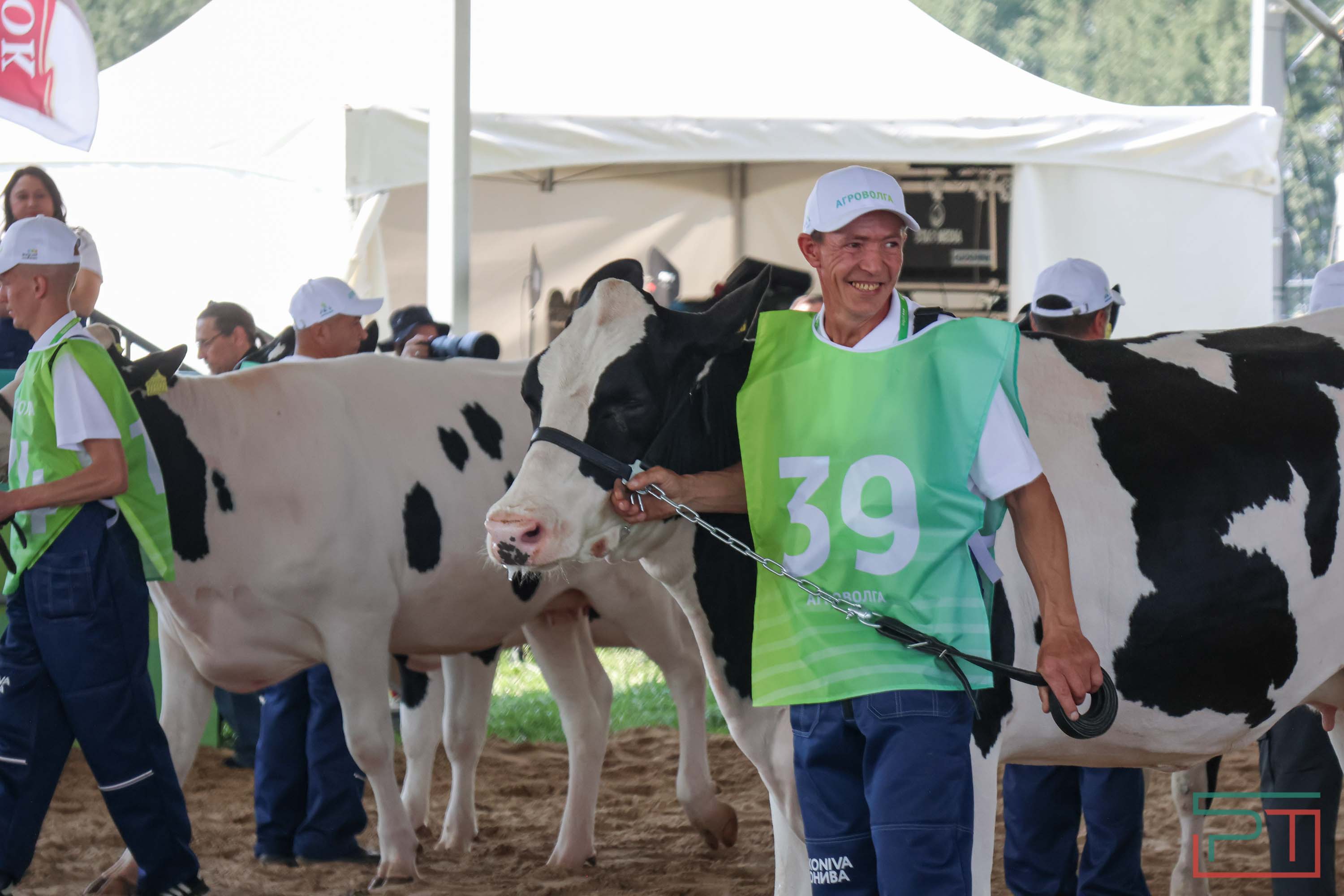 «Агроволга-2025» в Казани: и машины подарили, и интернет в селах запустили