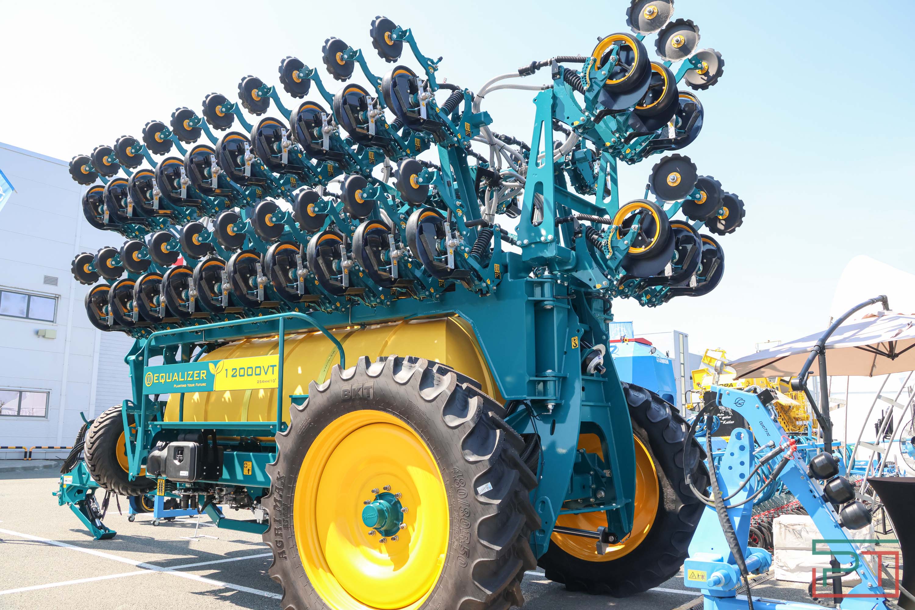 «Агроволга-2025» в Казани: и машины подарили, и интернет в селах запустили