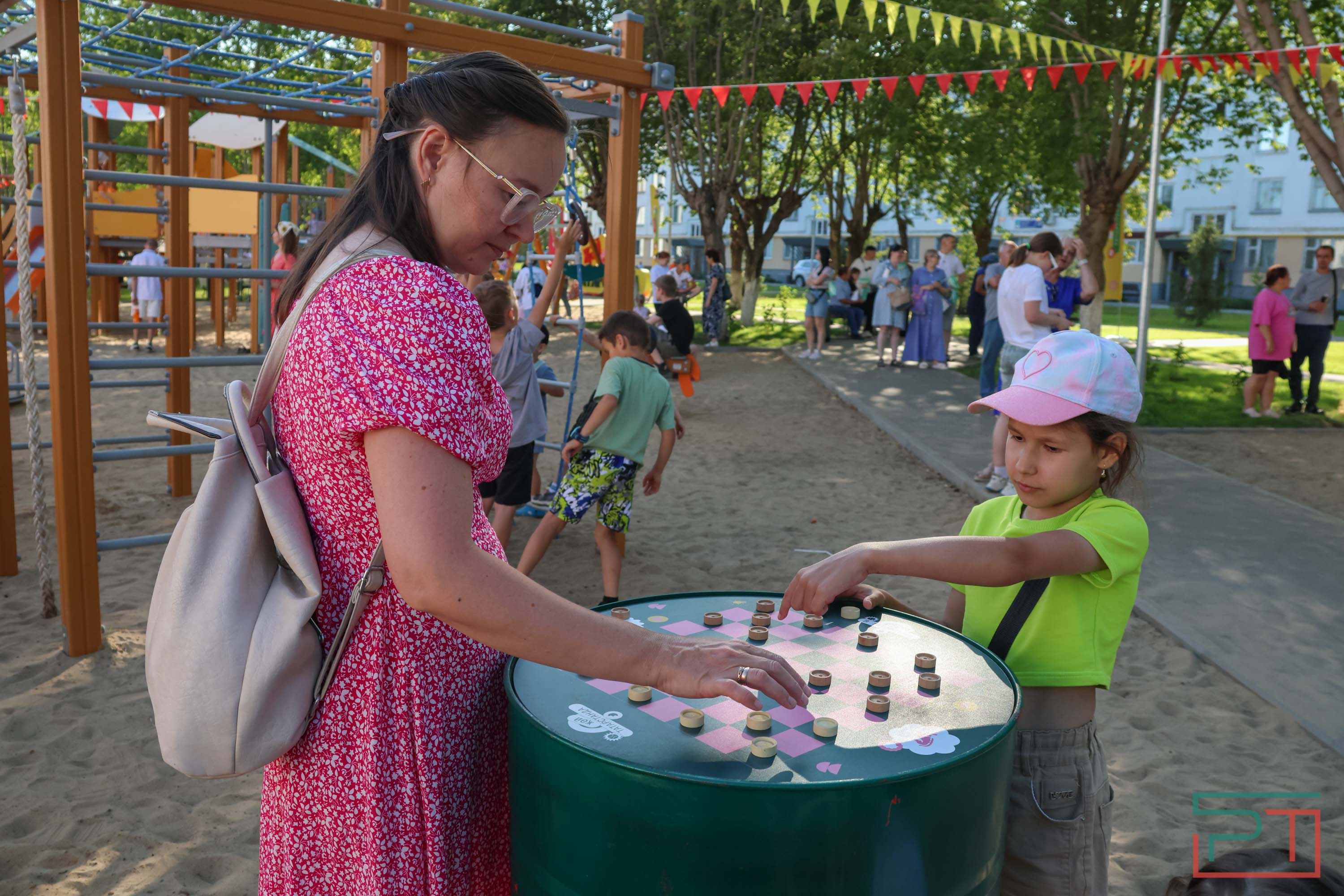 Рустам Минниханов принял участие в празднике двора в Набережных Челнах