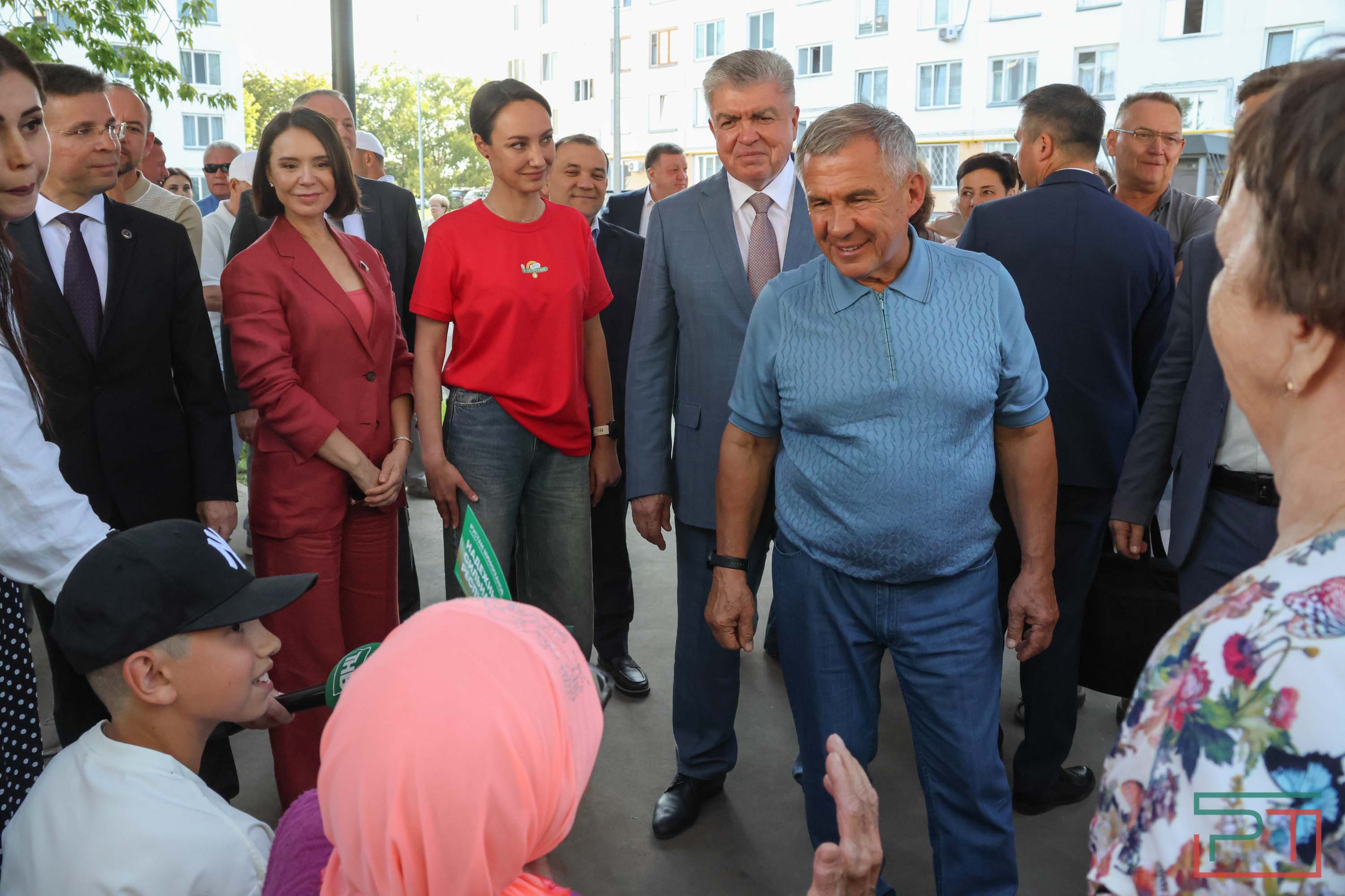 Рустам Минниханов принял участие в празднике двора в Набережных Челнах