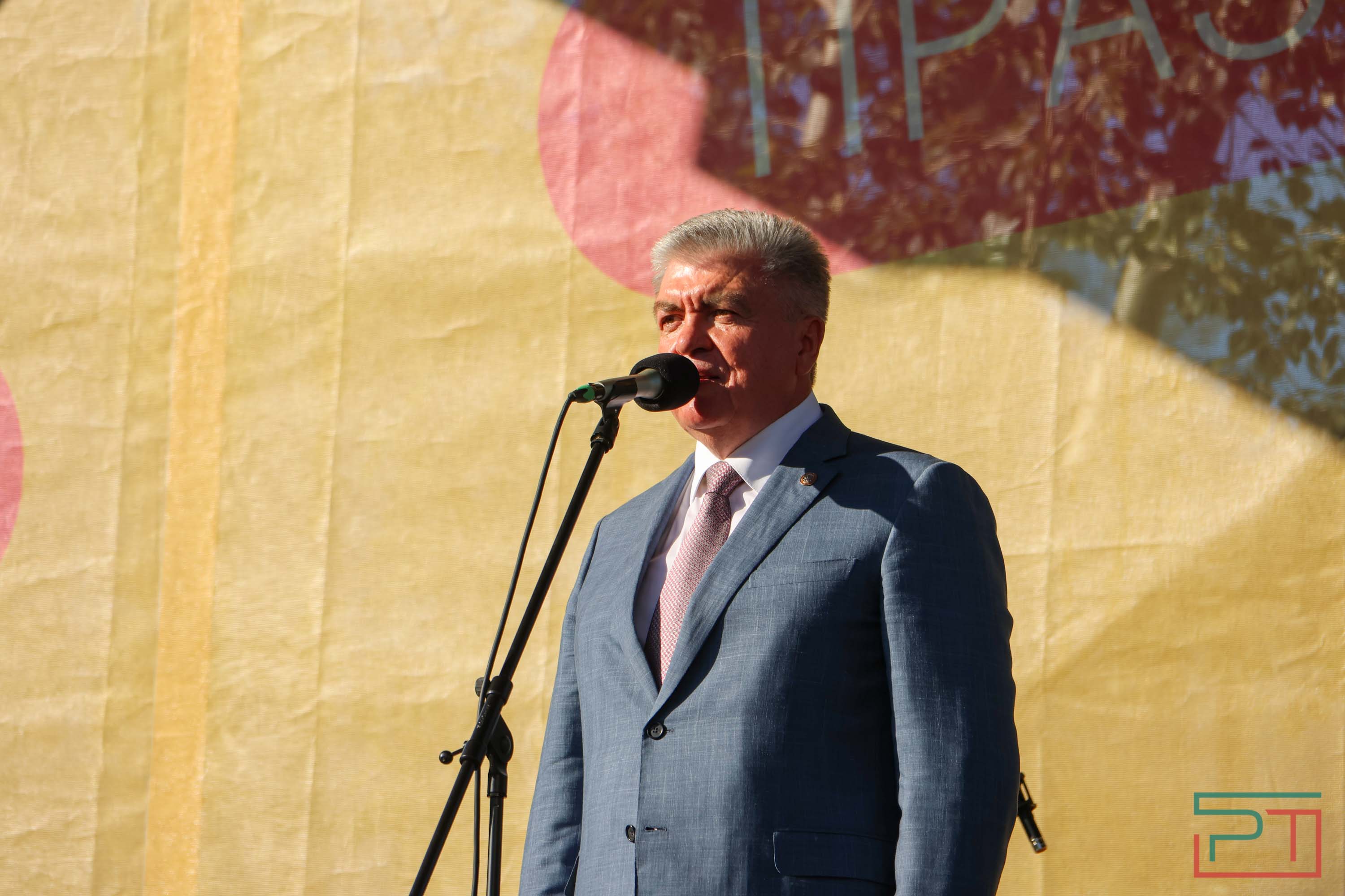 Рустам Минниханов принял участие в празднике двора в Набережных Челнах