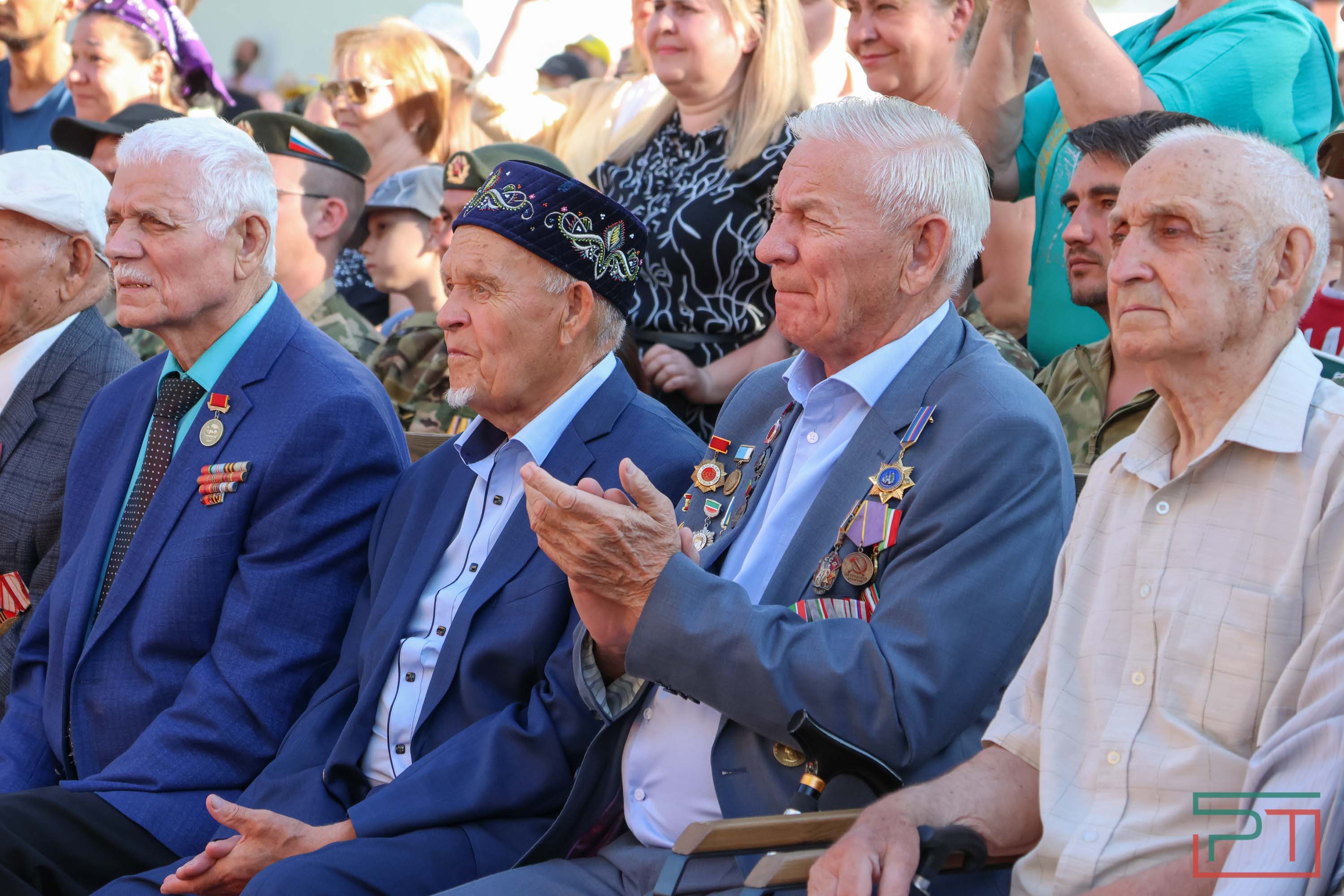 Рустам Минниханов принял участие в празднике двора в Набережных Челнах