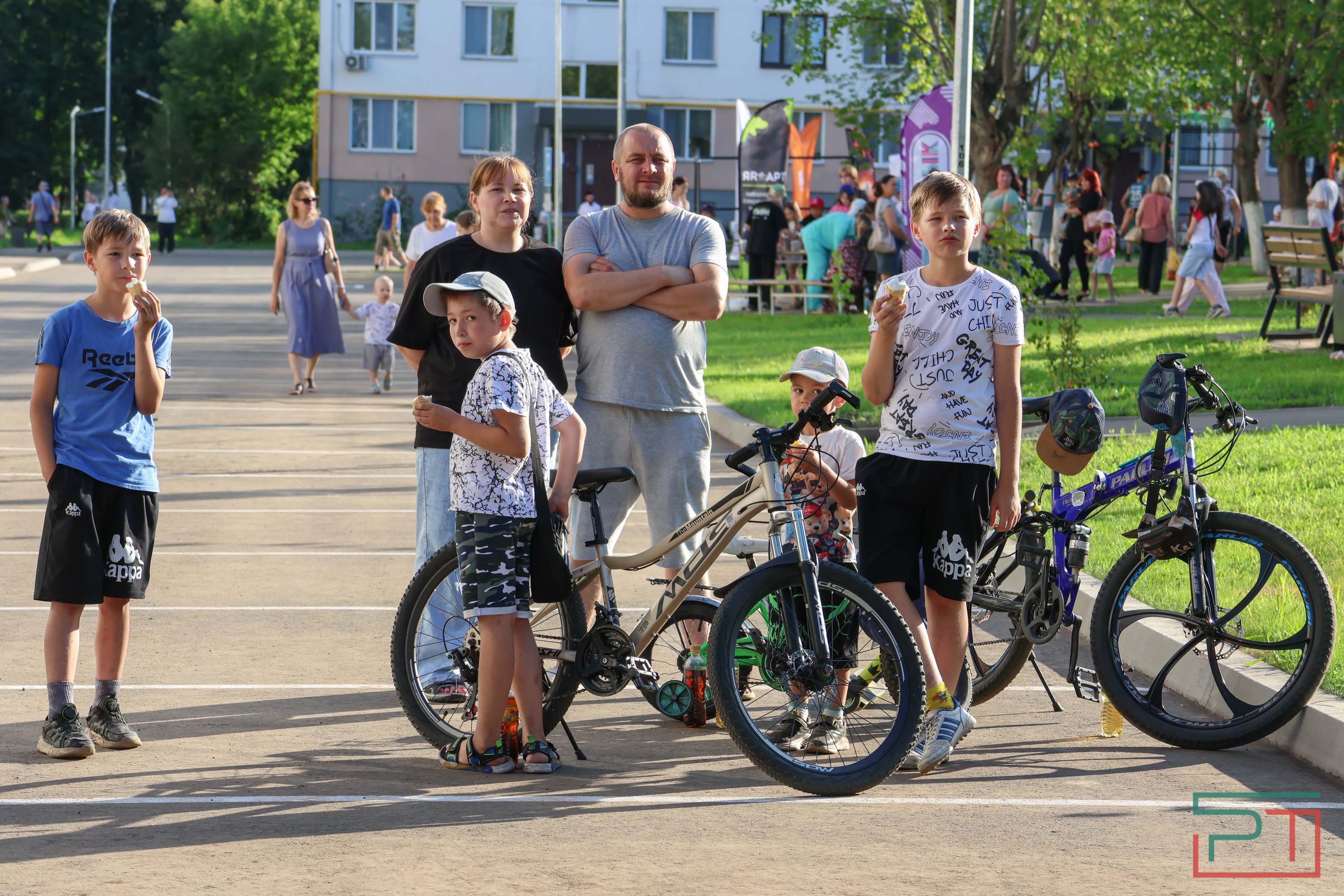 Рустам Минниханов принял участие в празднике двора в Набережных Челнах