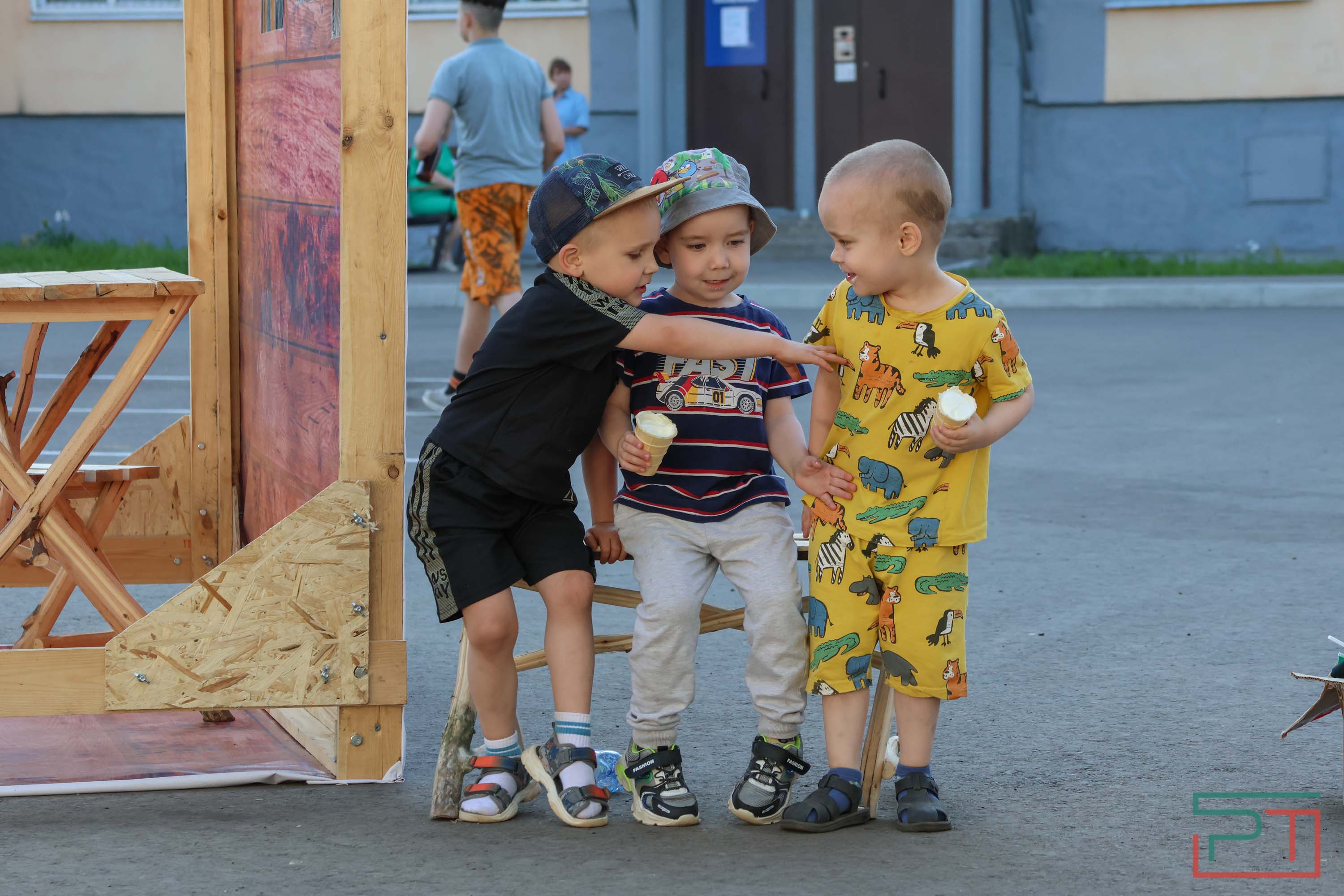 Рустам Минниханов принял участие в празднике двора в Набережных Челнах