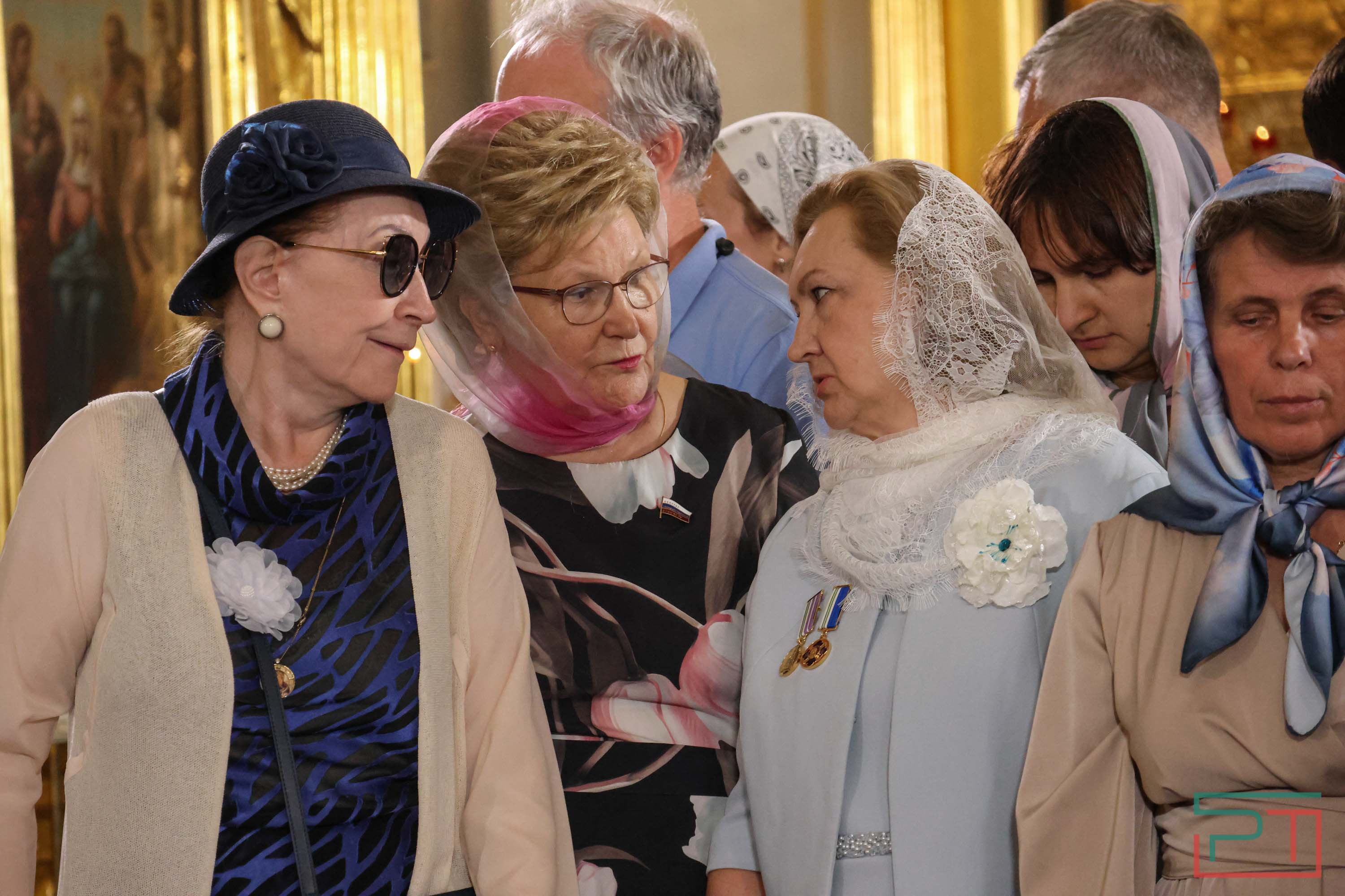 Патриарх Кирилл возглавил службу в Казанском соборе