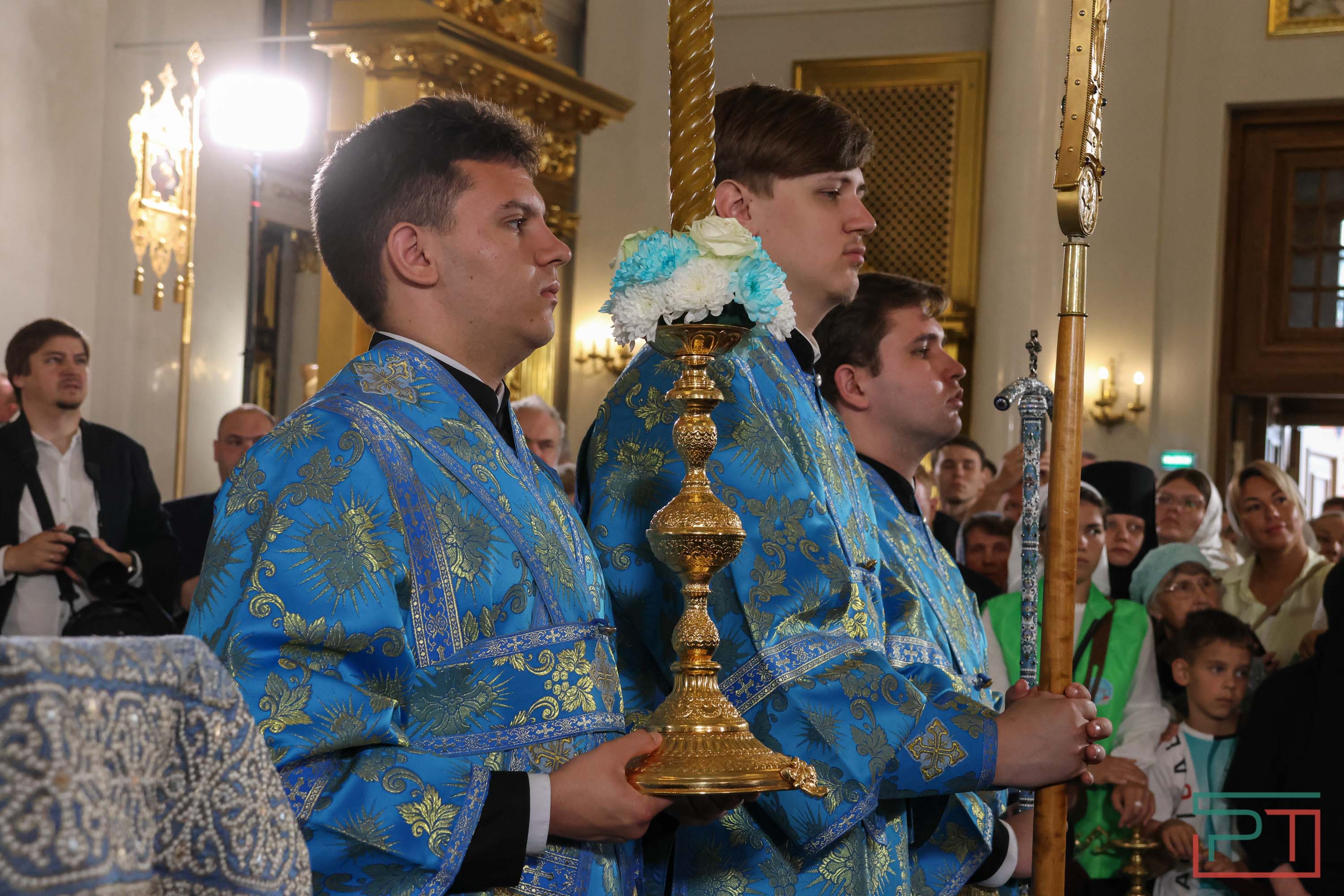 Патриарх Кирилл возглавил службу в Казанском соборе