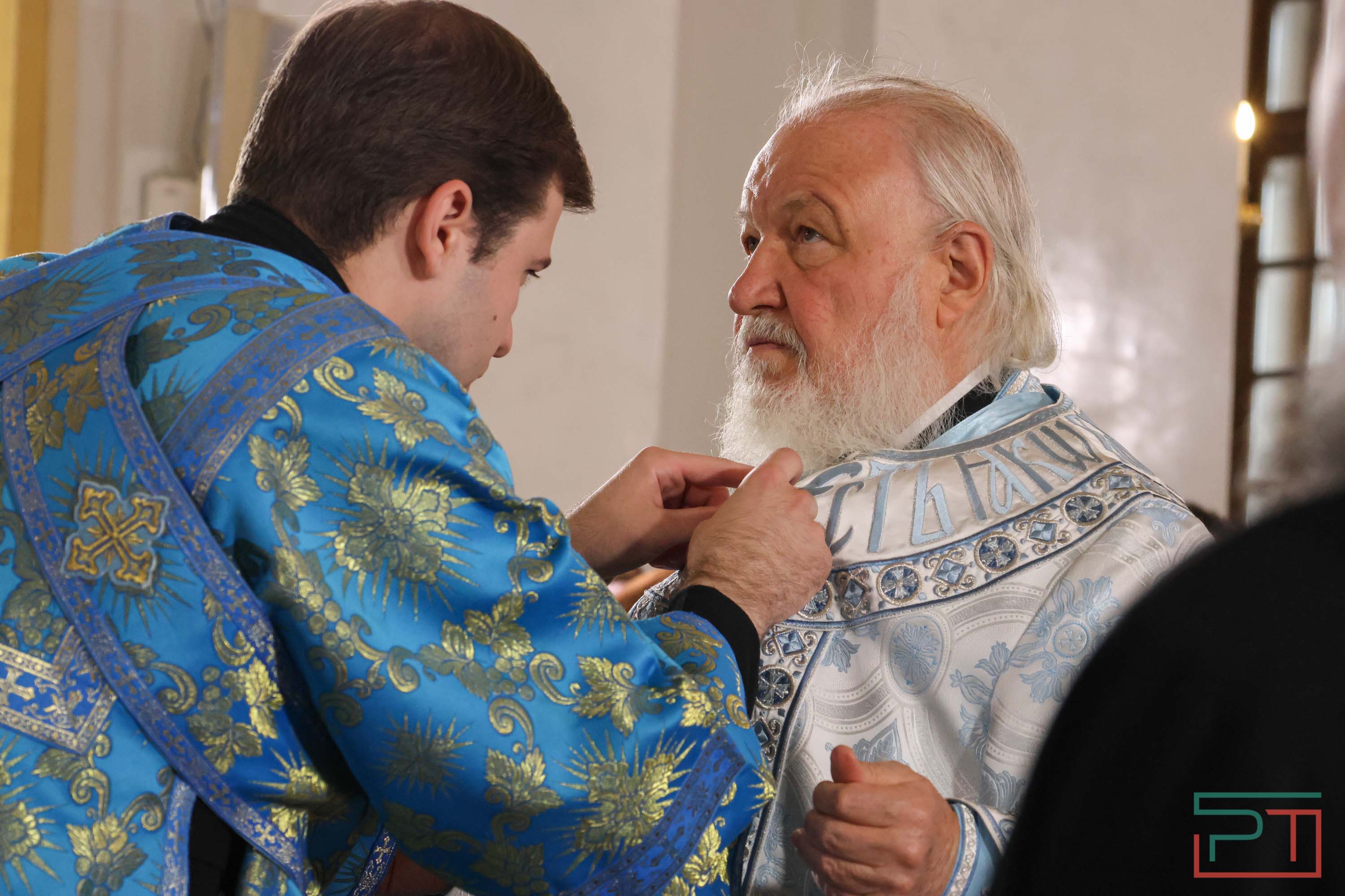 Патриарх Кирилл возглавил службу в Казанском соборе