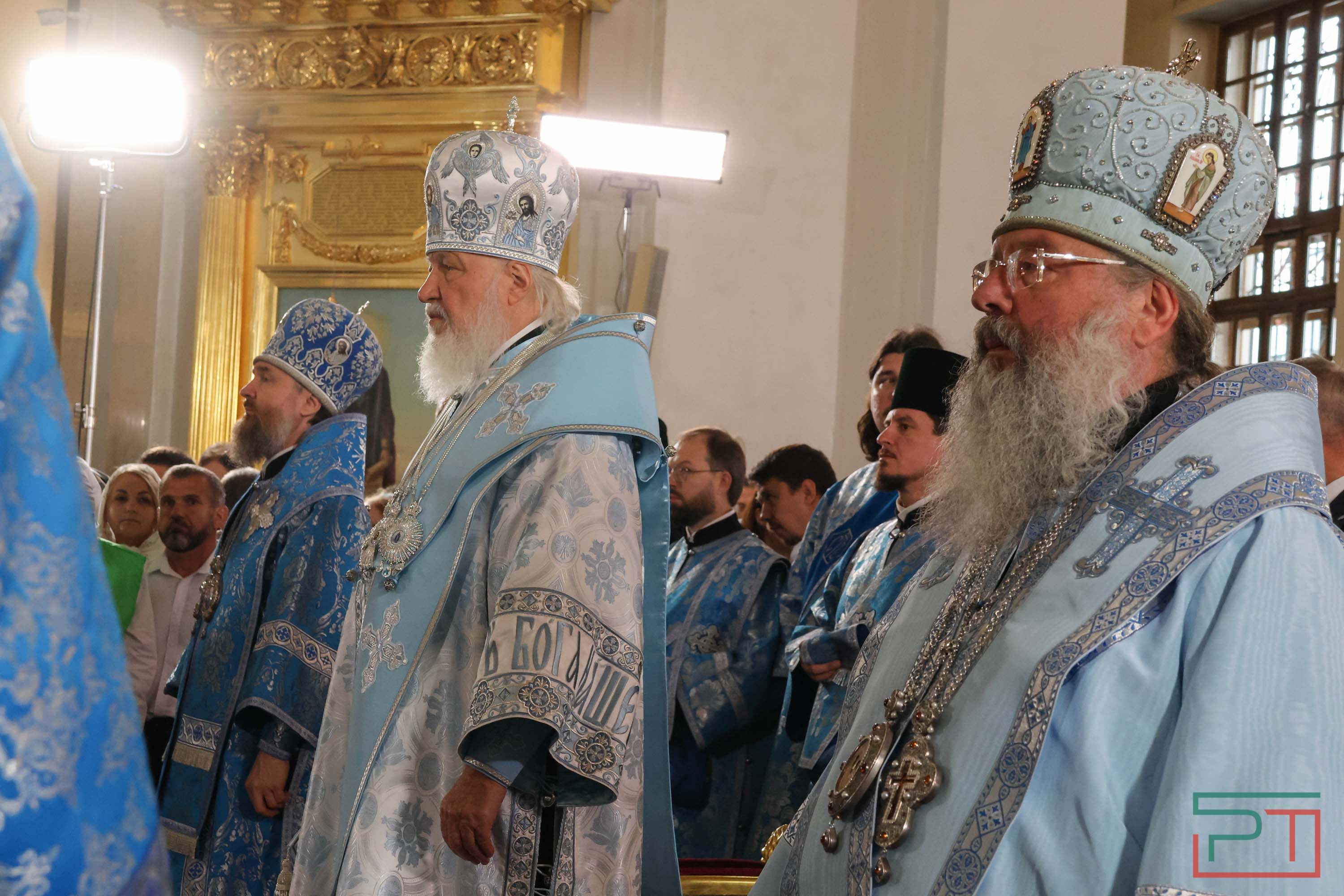 Патриарх Кирилл возглавил службу в Казанском соборе