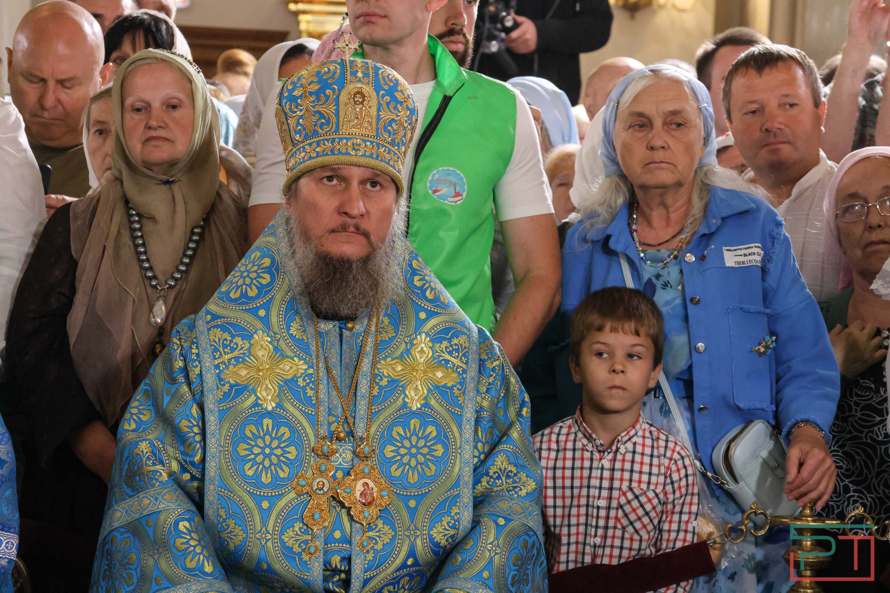 Патриарх Кирилл возглавил службу в Казанском соборе