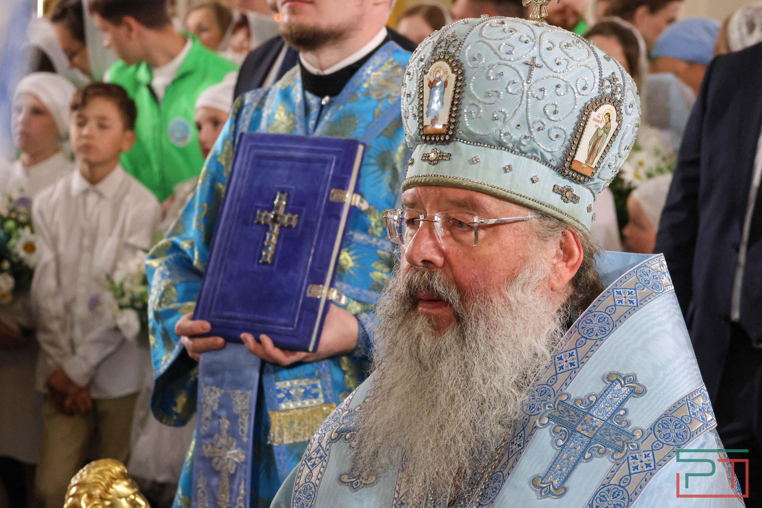 Патриарх Кирилл возглавил службу в Казанском соборе