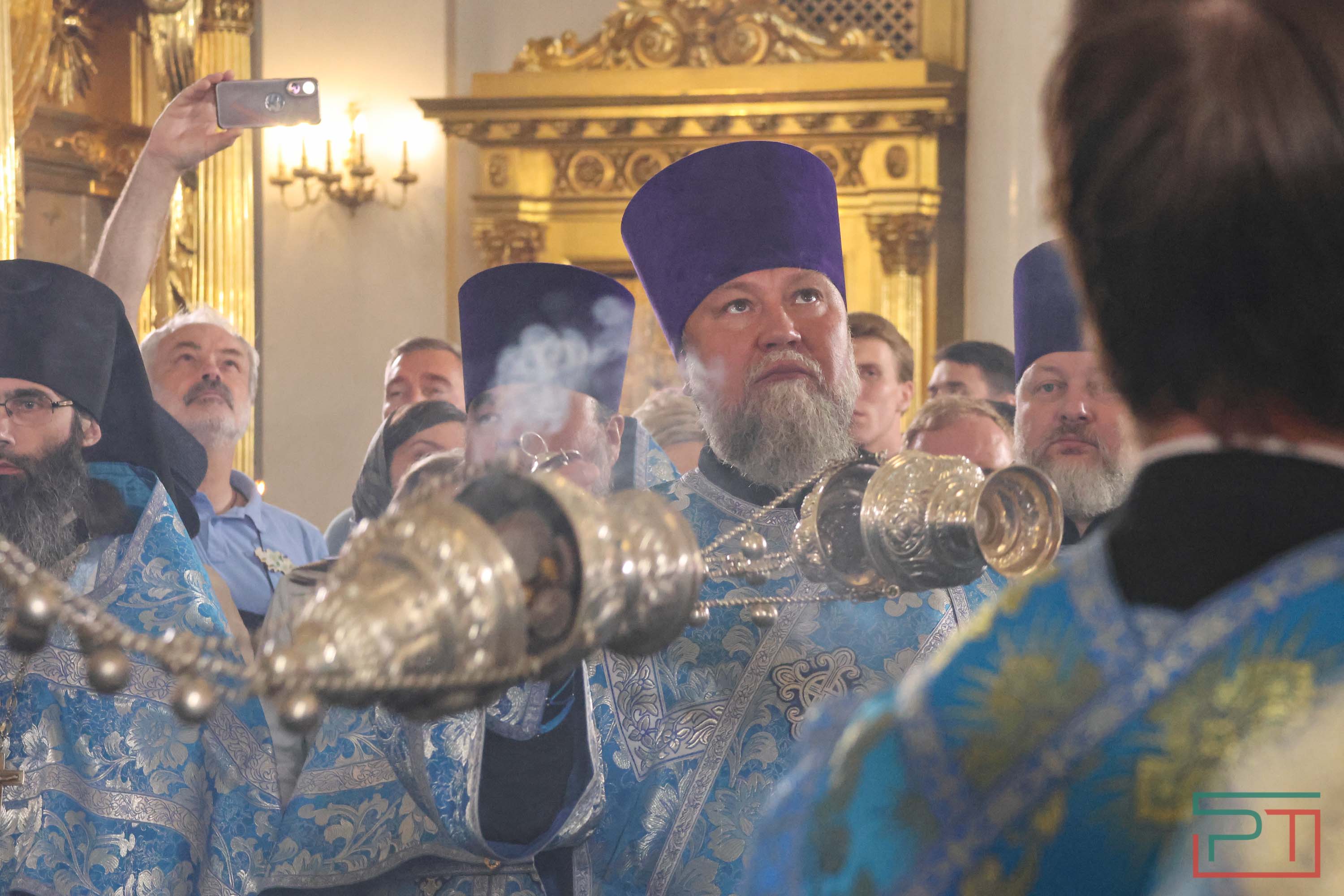 Патриарх Кирилл возглавил службу в Казанском соборе