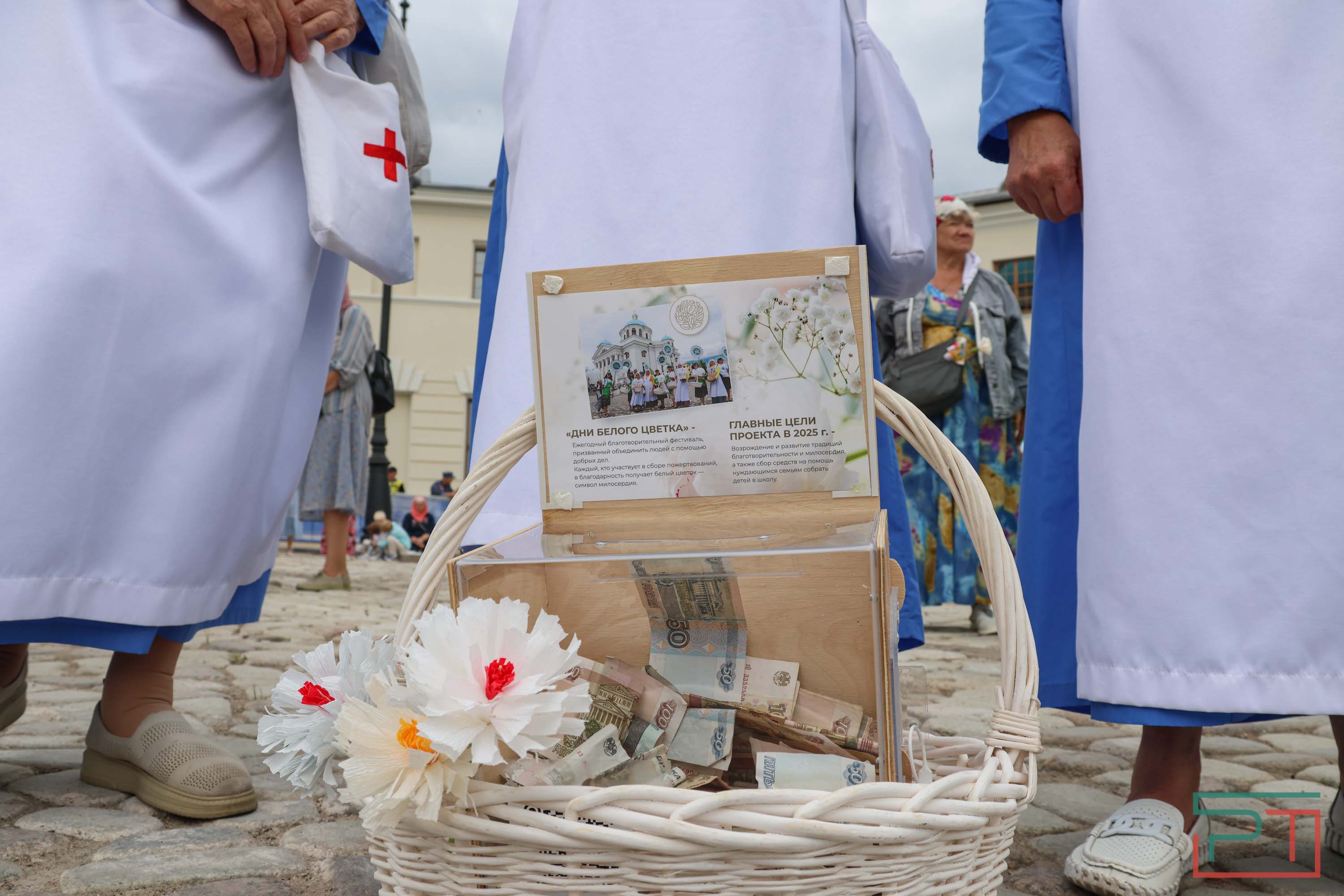 Патриарх Кирилл возглавил службу в Казанском соборе