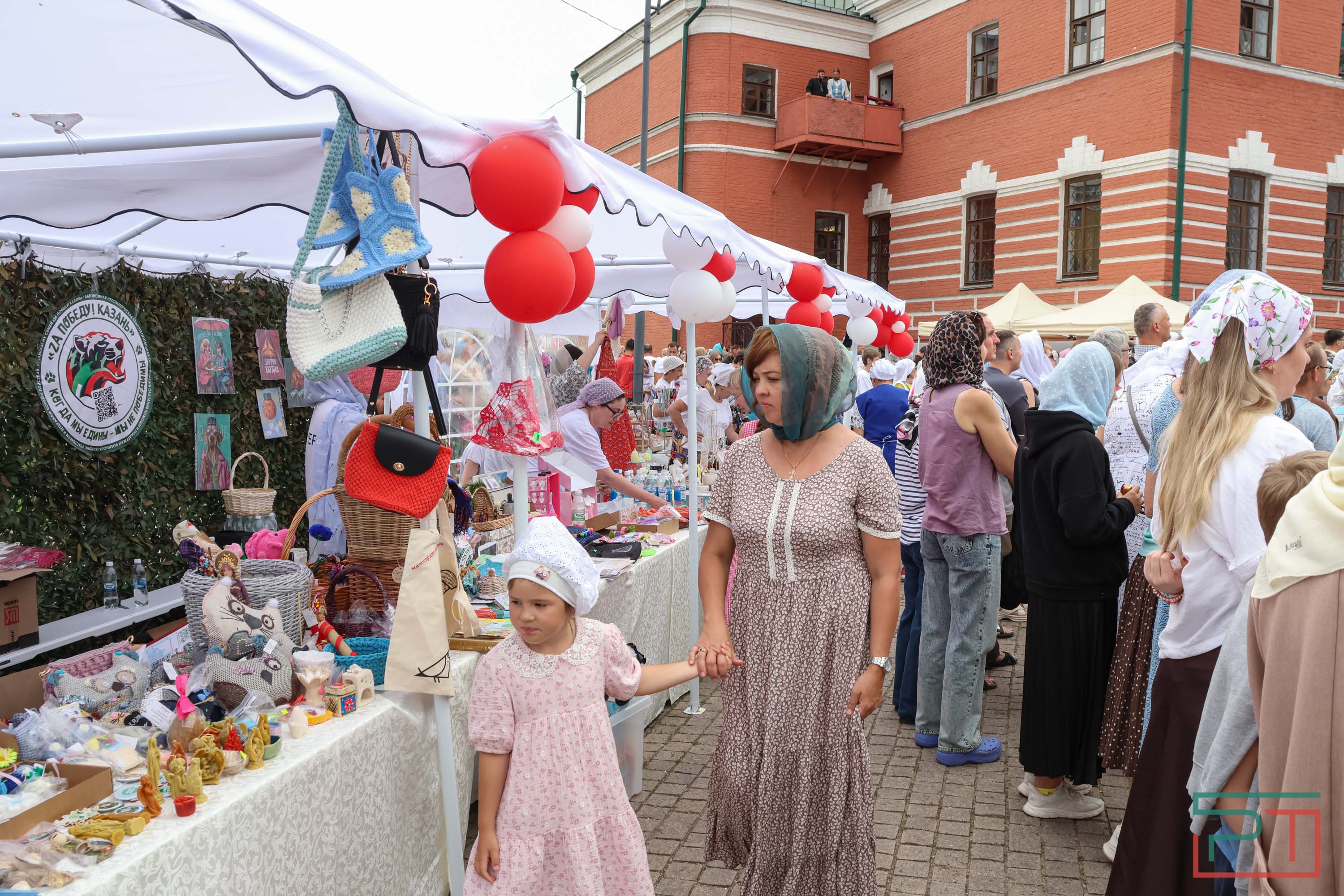 Патриарх Кирилл возглавил службу в Казанском соборе