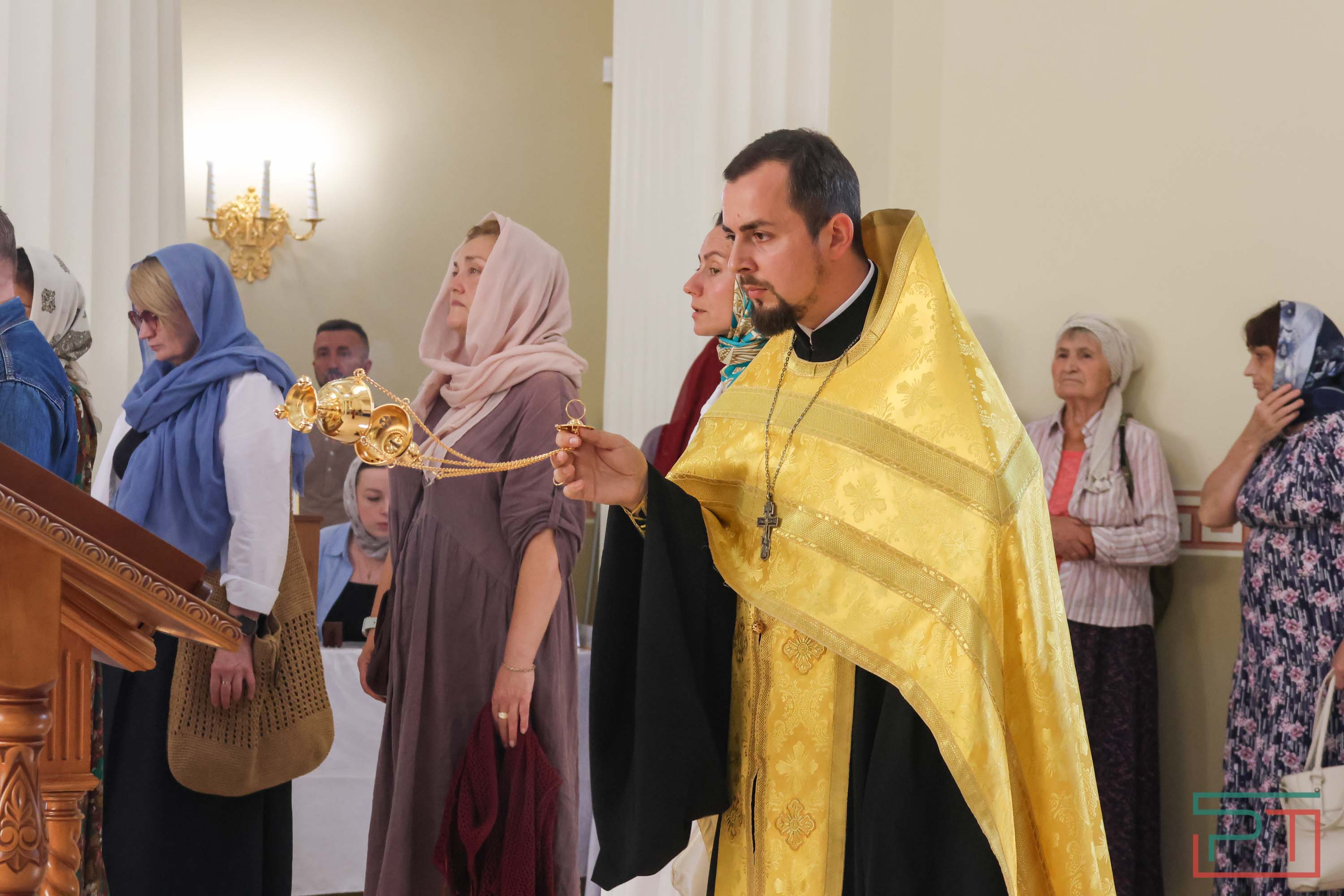 Первое богослужение в храме-памятнике