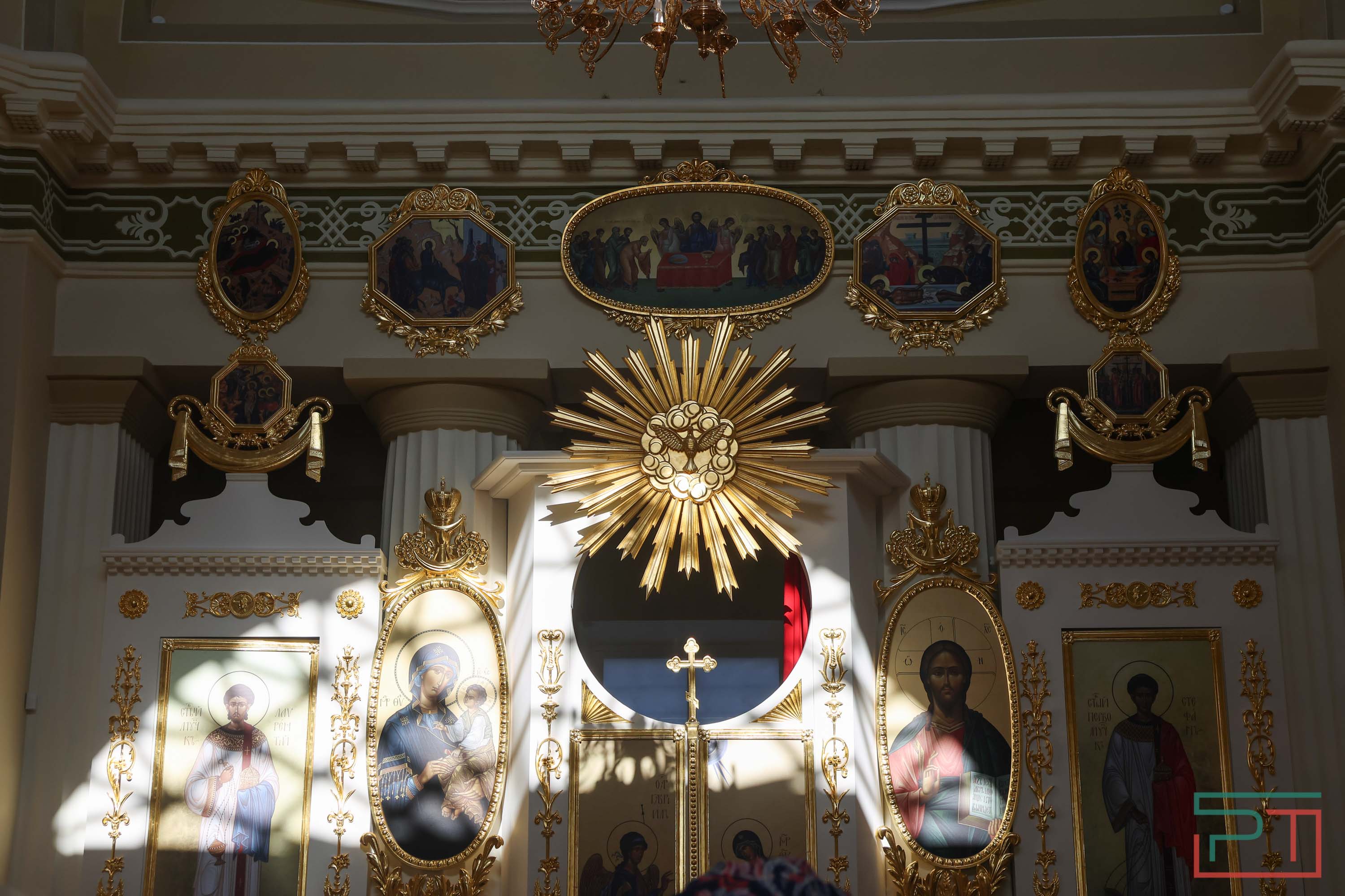 Первое богослужение в храме-памятнике