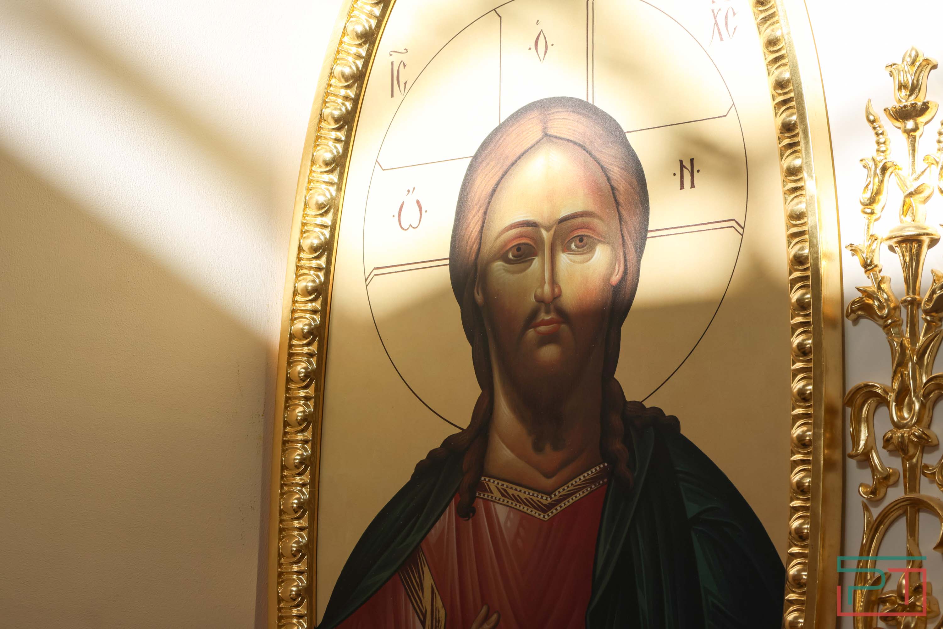 Первое богослужение в храме-памятнике