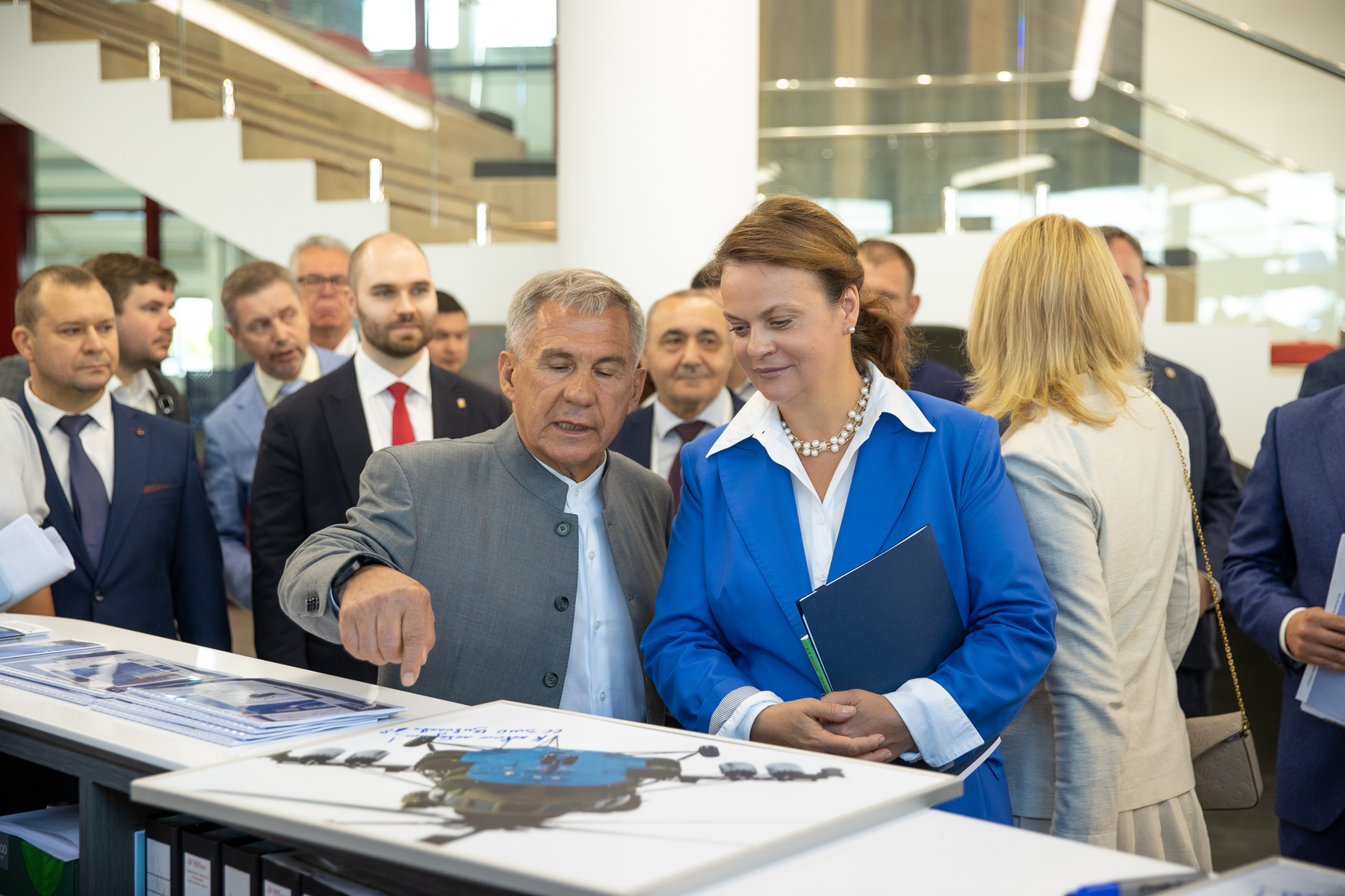 Минниханов и Цивилева посетили площадки чемпионата «Абилимпикс» среди бойцов СВО