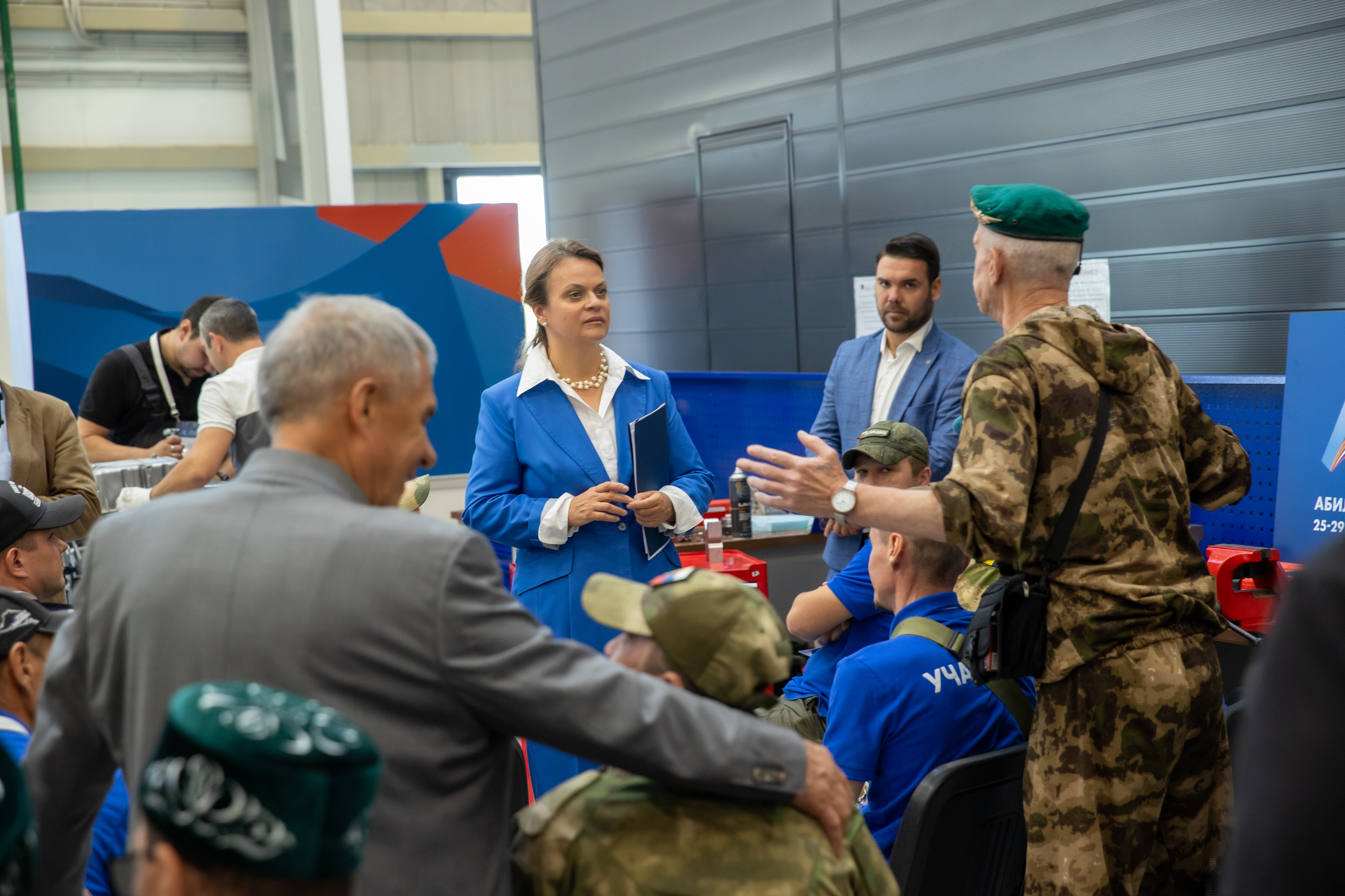 Минниханов и Цивилева посетили площадки чемпионата «Абилимпикс» среди бойцов СВО