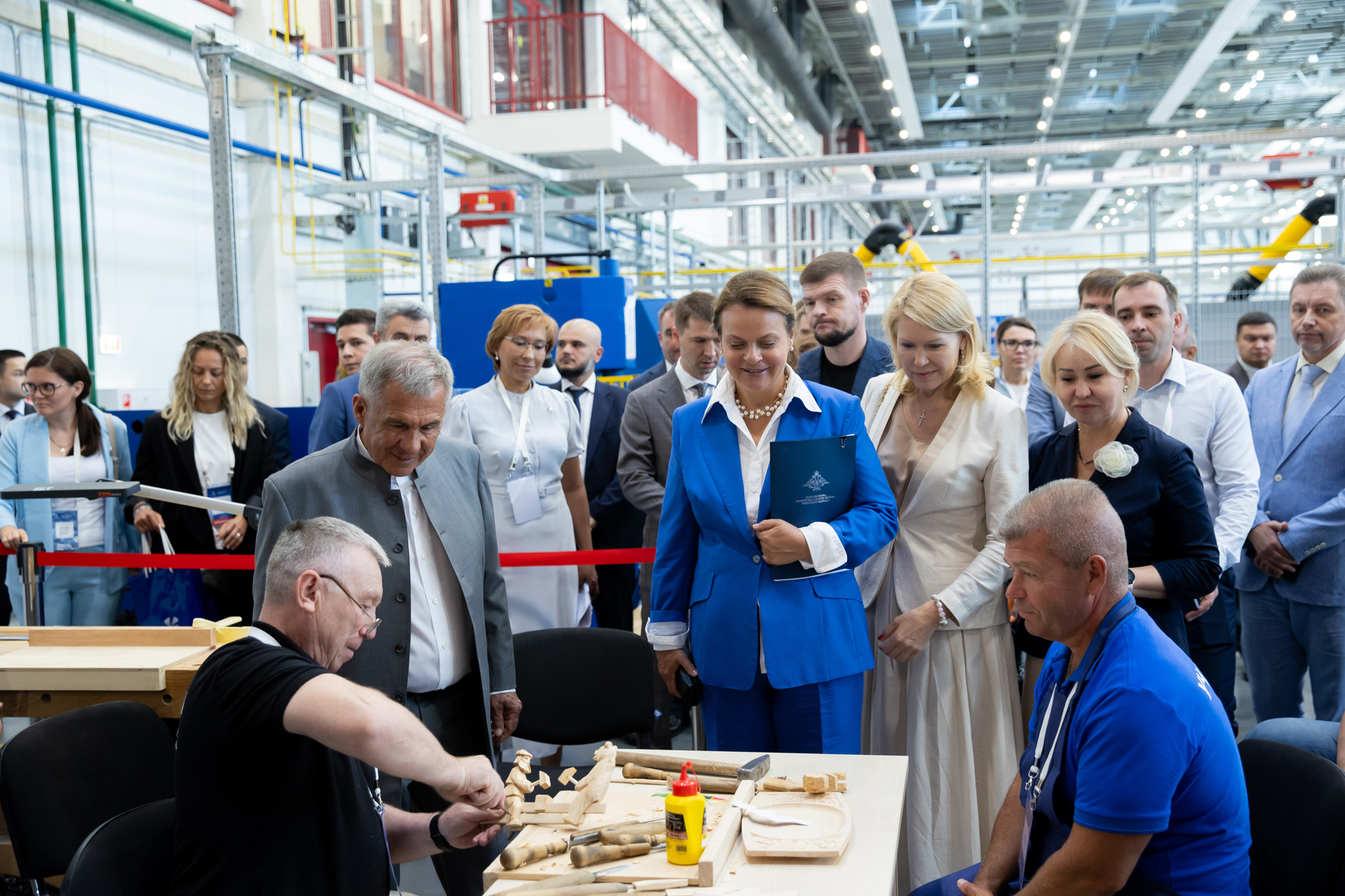 Минниханов и Цивилева посетили площадки чемпионата «Абилимпикс» среди бойцов СВО