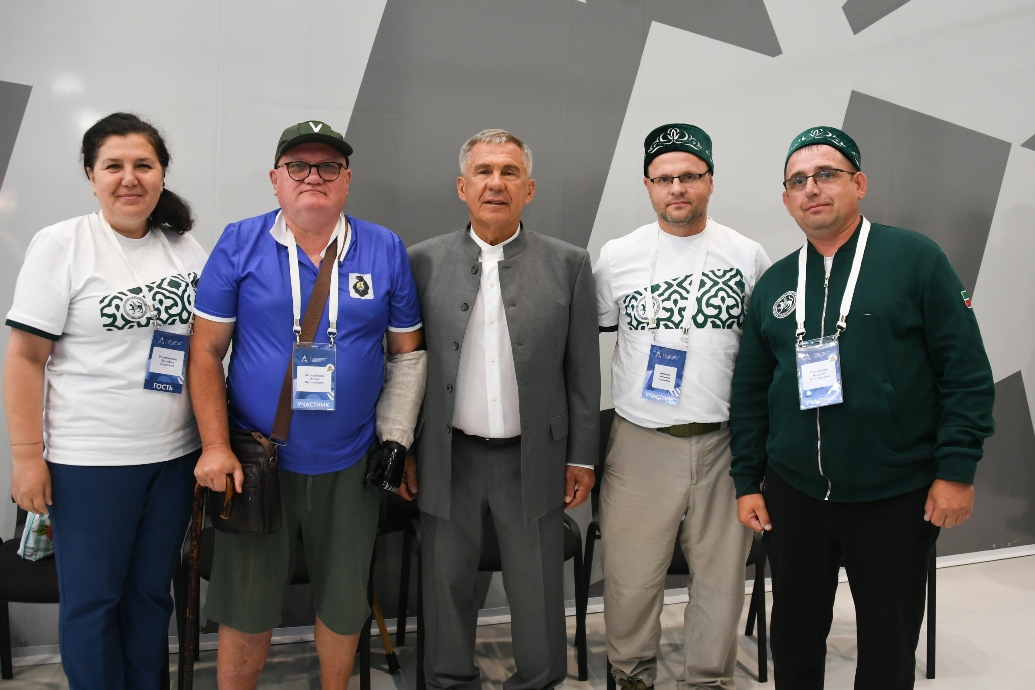 Минниханов и Цивилева посетили площадки чемпионата «Абилимпикс» среди бойцов СВО