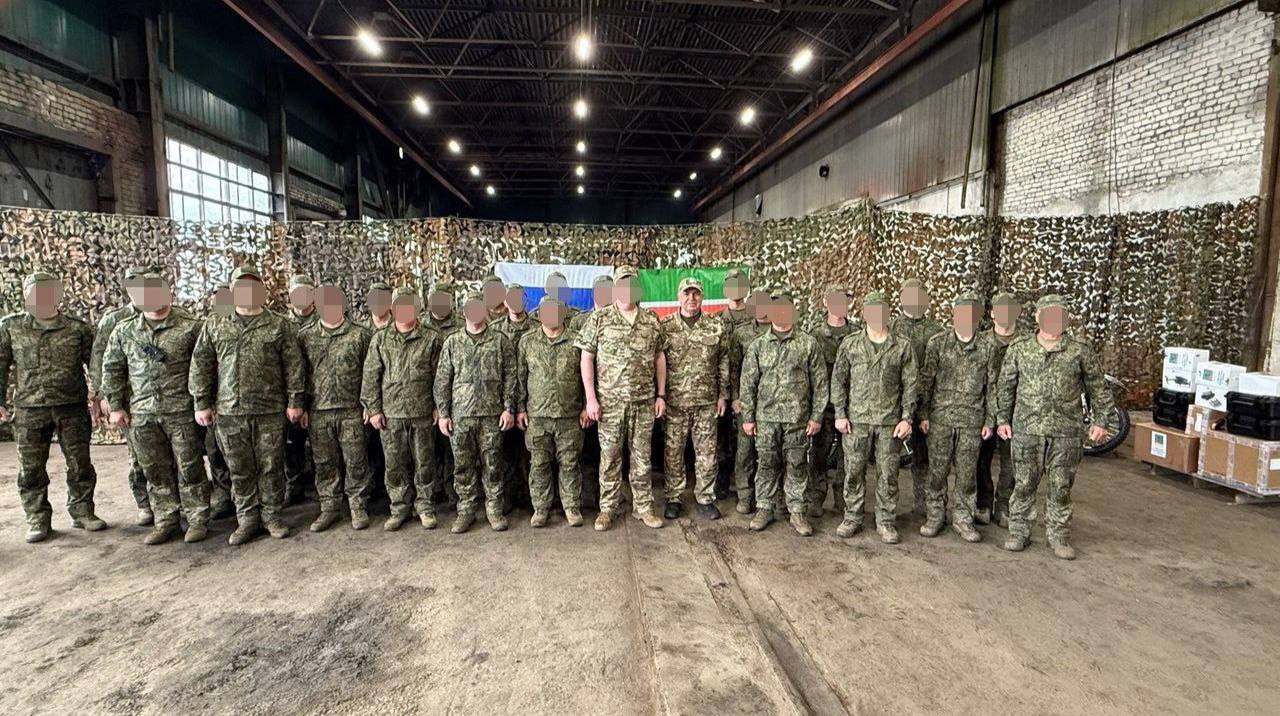 Мэр Набережных Челнов доставил в зону СВО технику и встретился с бойцами