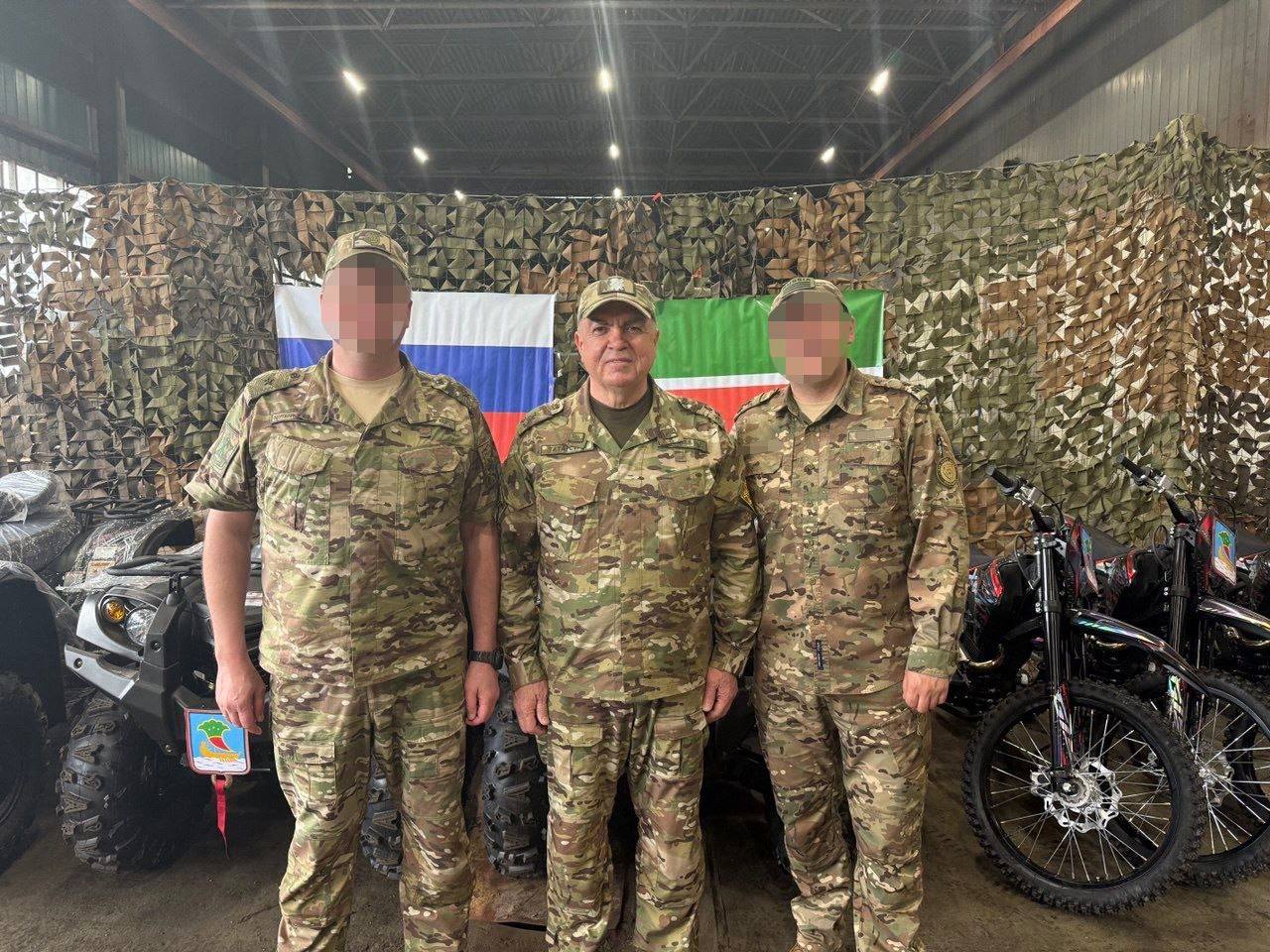 Мэр Набережных Челнов доставил в зону СВО технику и встретился с бойцами