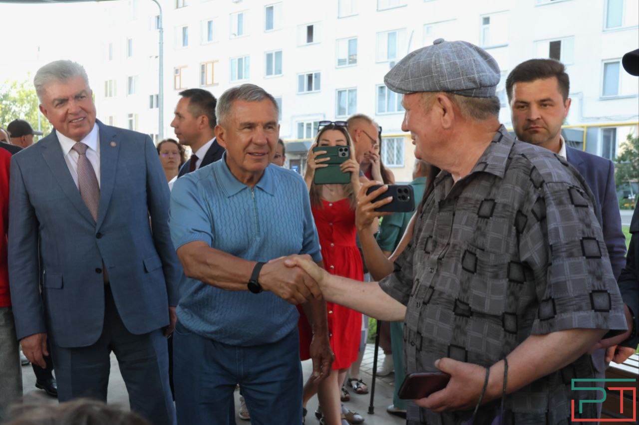 Рустам Минниханов принял участие в празднике двора в поселке ГЭС