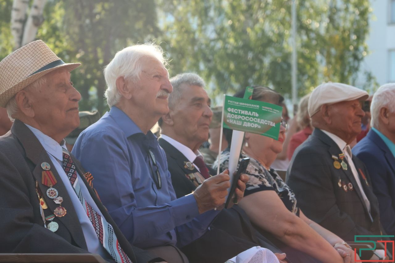 Рустам Минниханов принял участие в празднике двора в поселке ГЭС