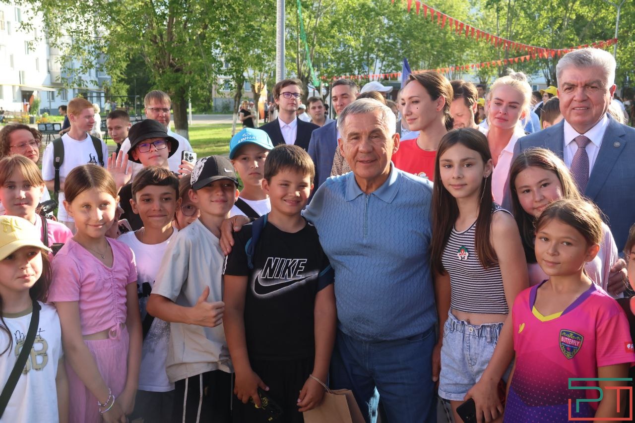 Рустам Минниханов принял участие в празднике двора в поселке ГЭС