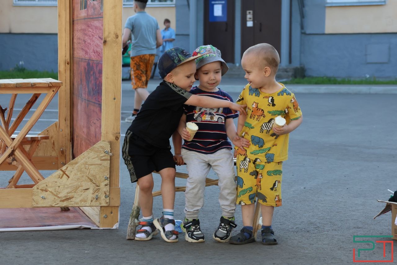 Рустам Минниханов принял участие в празднике двора в поселке ГЭС