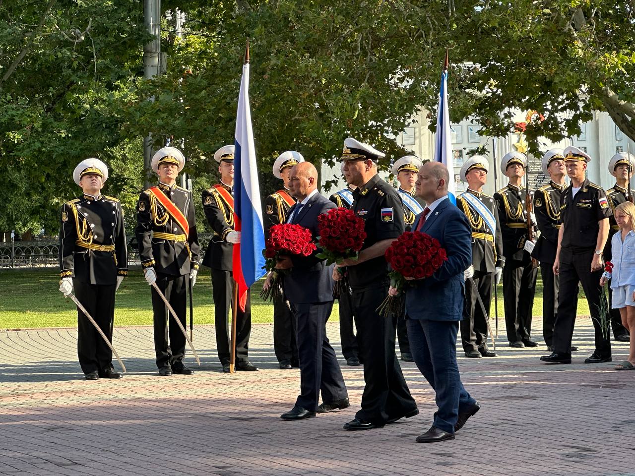 Делегация Татарстана в День ВМФ почтила память защитников Севастополя