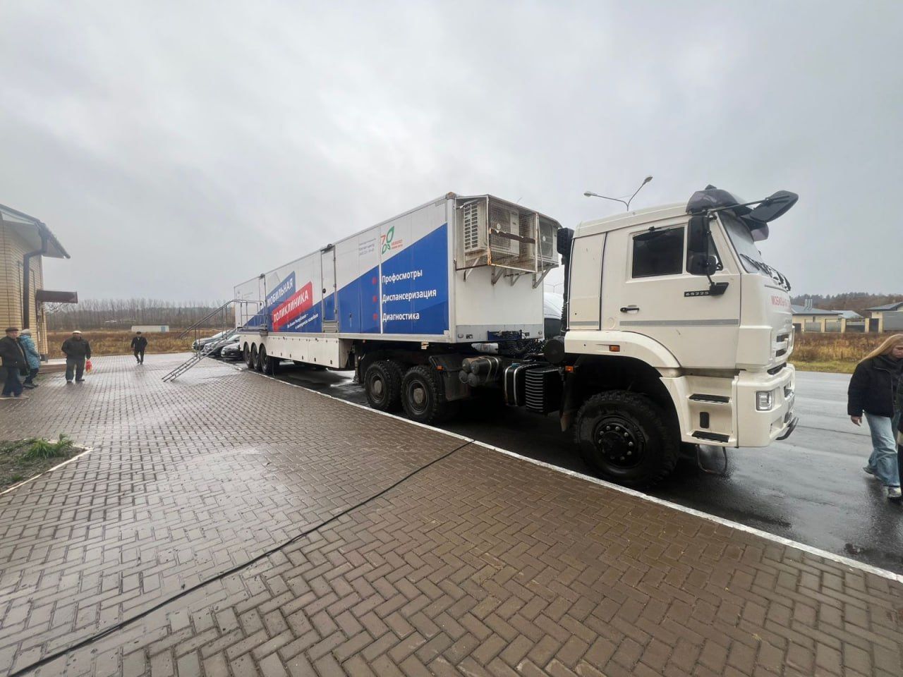 Мобильная поликлиника из Казани начала работать в деревне Ильино в Высокогорском районе