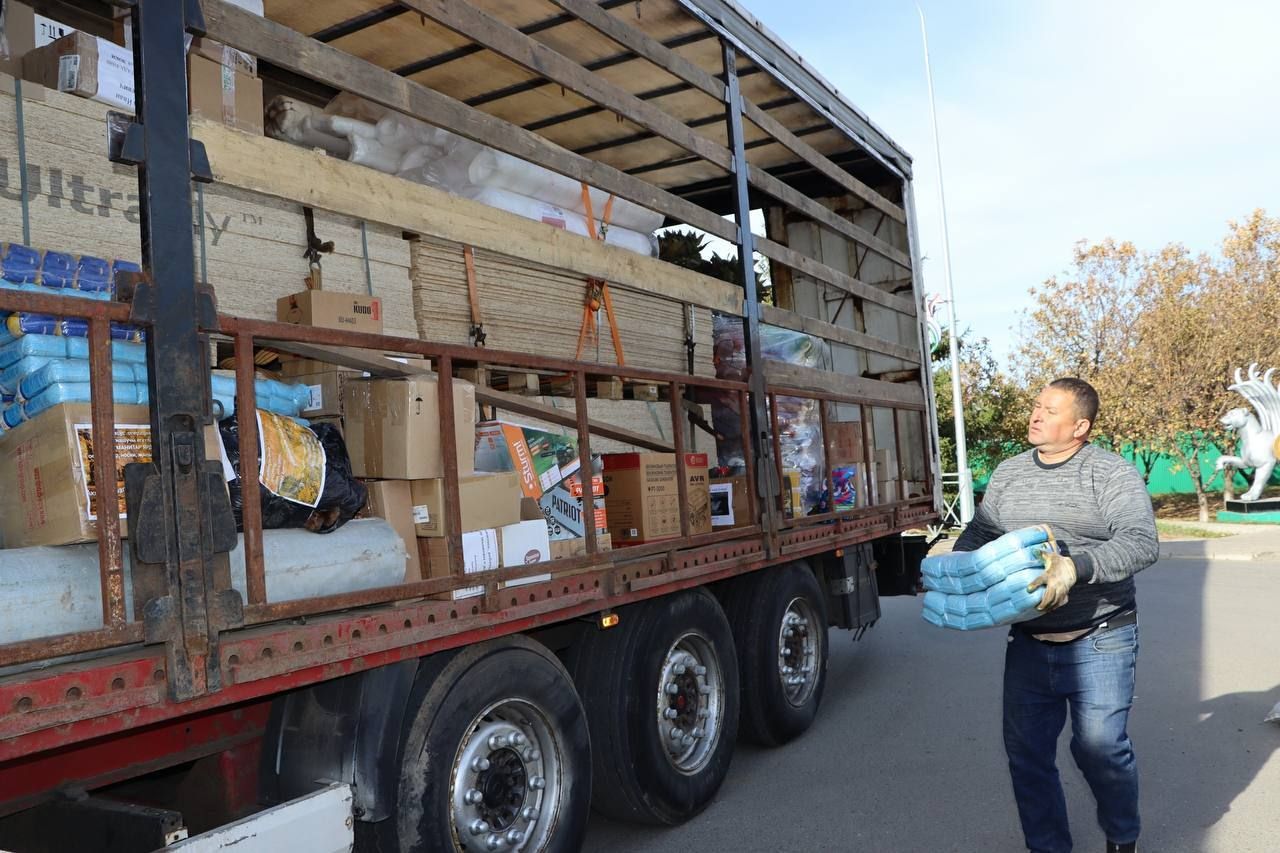 Апастовский район отправил «Нивы» и посылки участникам СВО