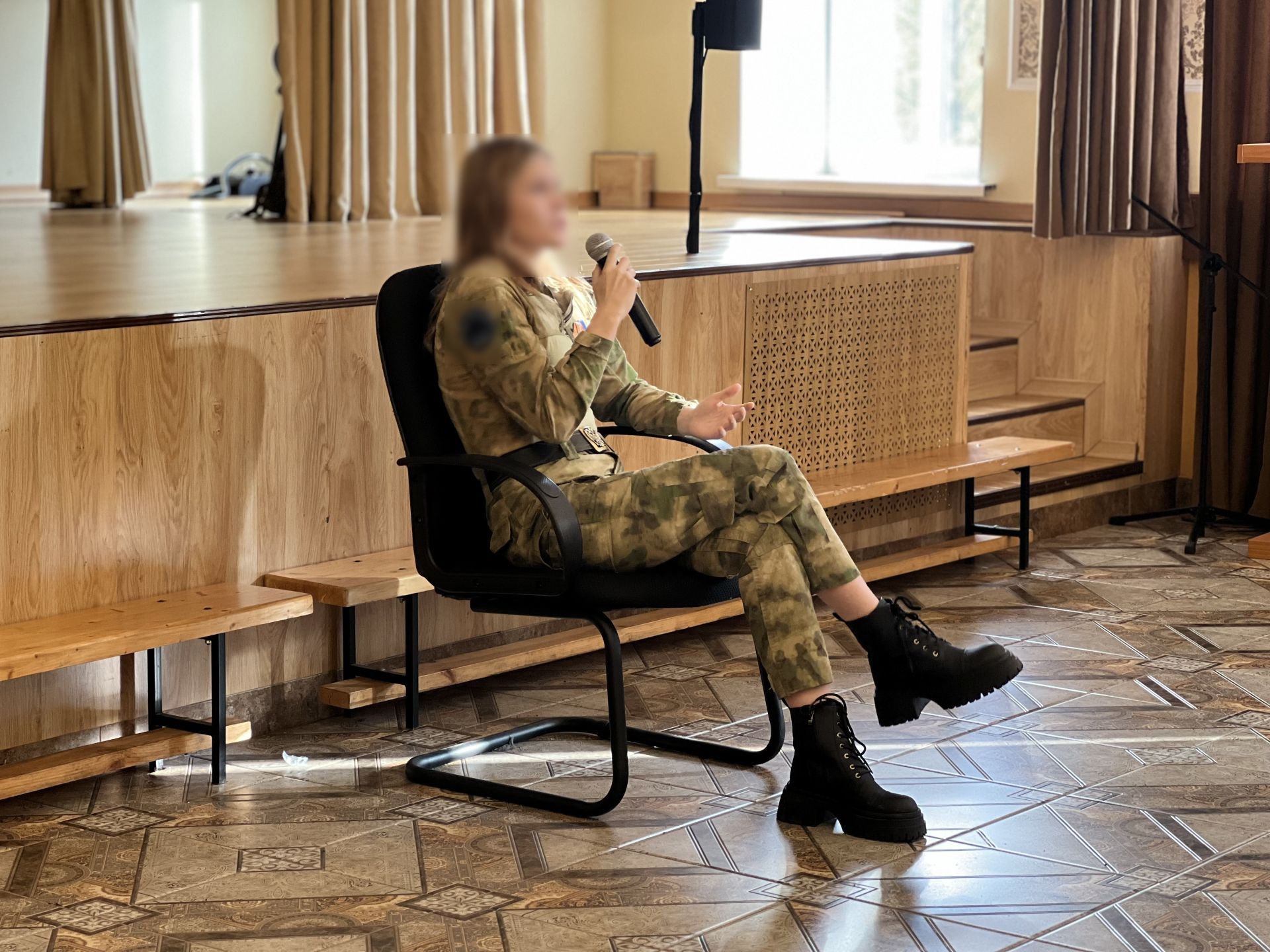 На урок мужества к казанским школьникам пришла разведчица с позывным Алекс