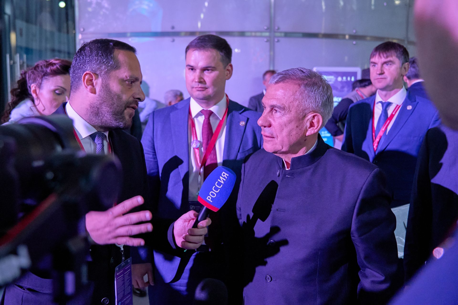 Минниханов посетил форум «Российская энергетическая неделя» в Москве