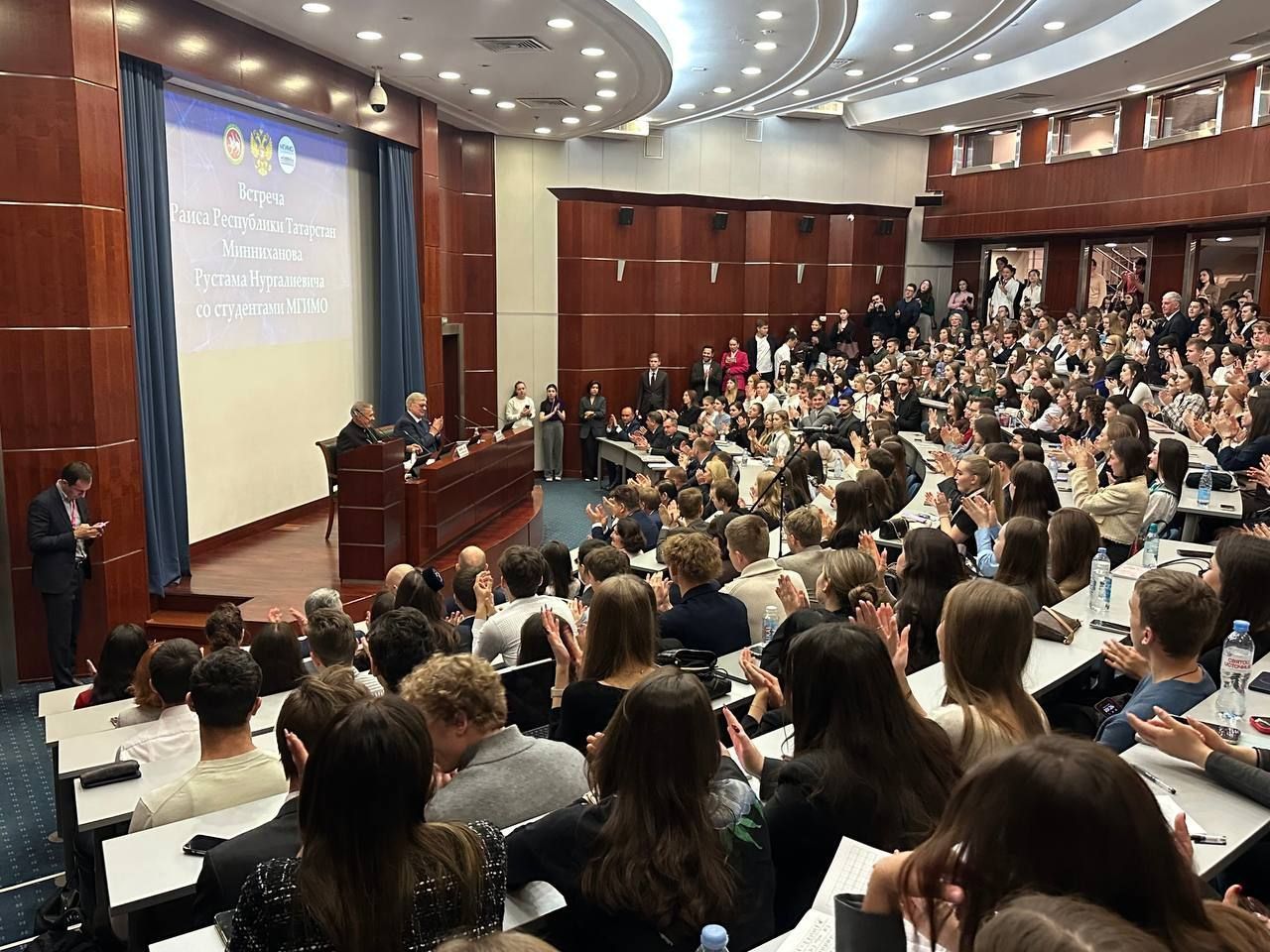 Минниханов встретился со студентами МГИМО из Татарстана