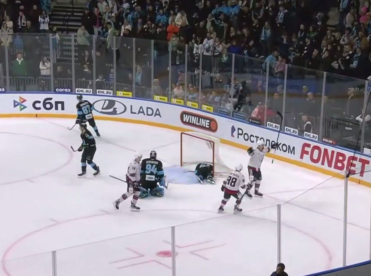 «Нефтехимик» одержал волевую победу над минским «Динамо»