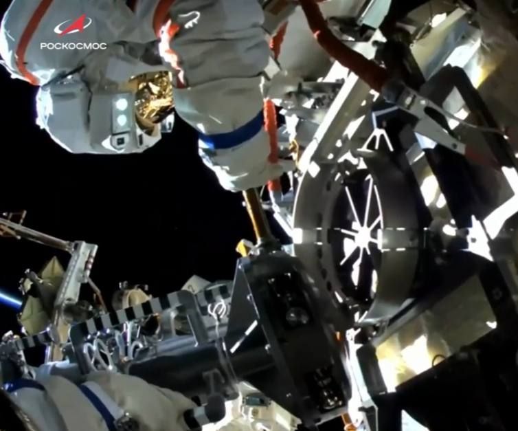 Космонавт из Татарстана Рыжиков побывал в открытом космосе