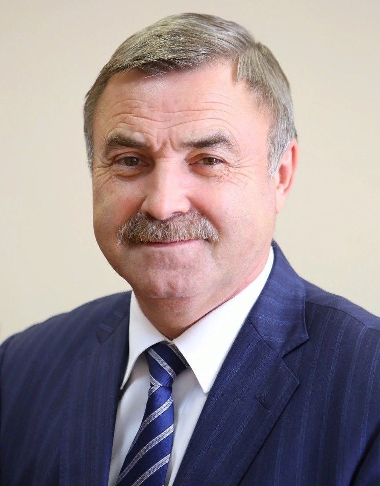 Ханифов поздравил татарстанцев с Днем работников дорожного хозяйства