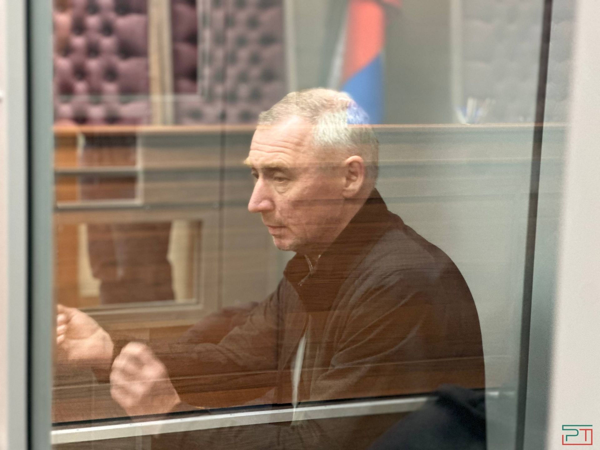 «Дочкой называли, BMW подарили»: в Казани арестовали свекра женщины, на которую напали у гимназии