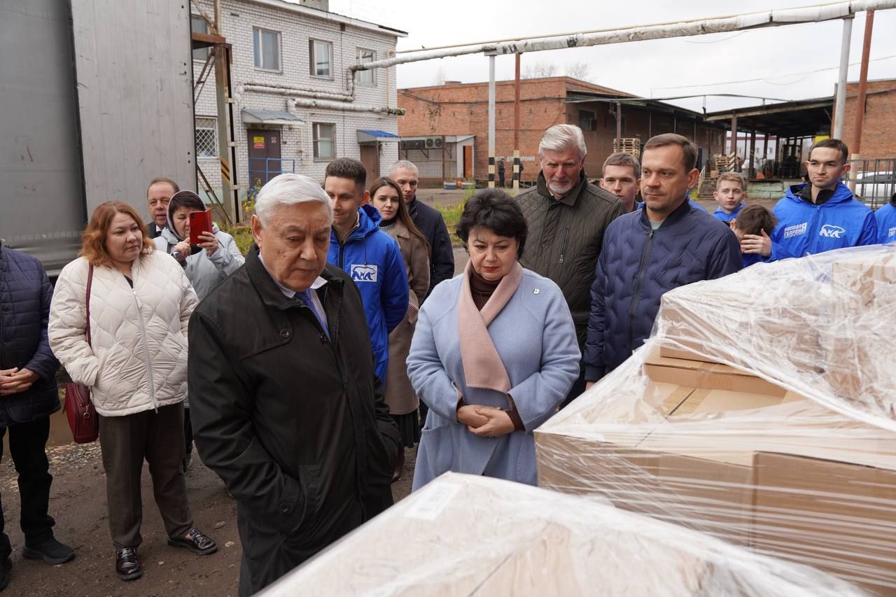 Татарстан отправил 12 грузовиков с гуманитарным грузом для жителей ЛНР и бойцов СВО