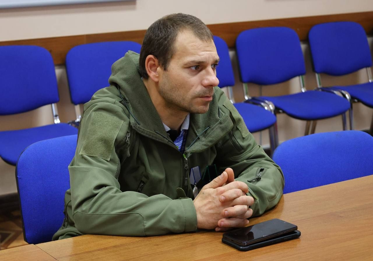 Бойцу СВО из Зеленодольска вручили рации и вещи первой необходимости