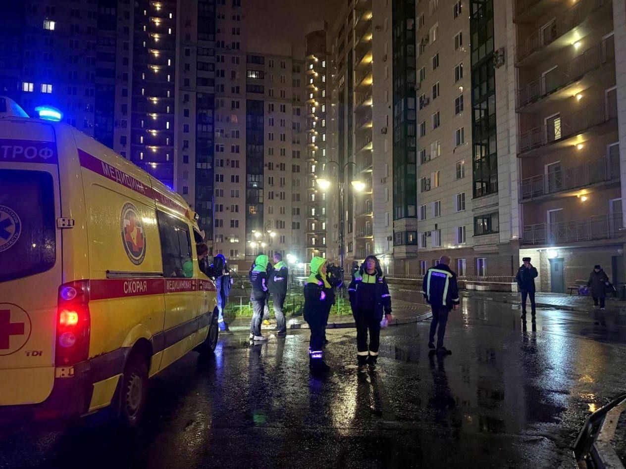 Пять человек пострадали при атаке дрона по жилому дому в Красногорске