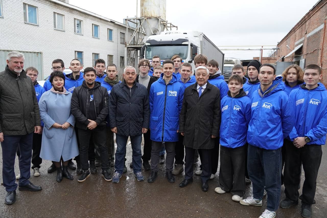 Татарстан отправил 12 грузовиков с гуманитарным грузом для жителей ЛНР и бойцов СВО