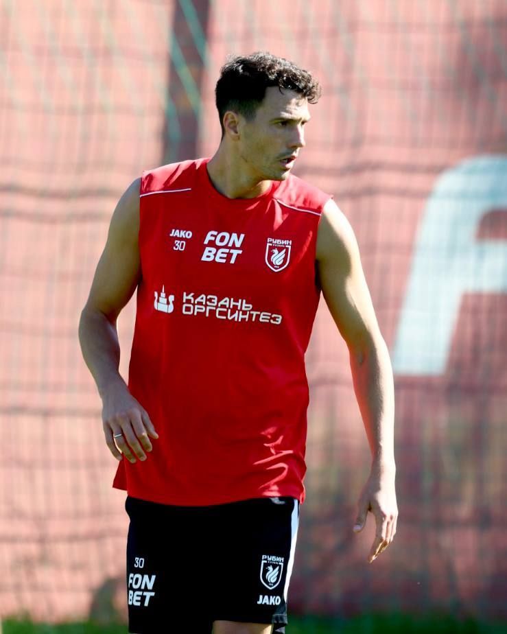 Полузащитник «Рубина» Антон Швец получил тяжелую травму во время тренировки
