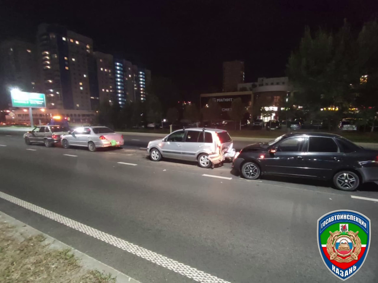 На Оренбургском тракте в Казани в аварию попали четыре авто — все водители госпитализированы