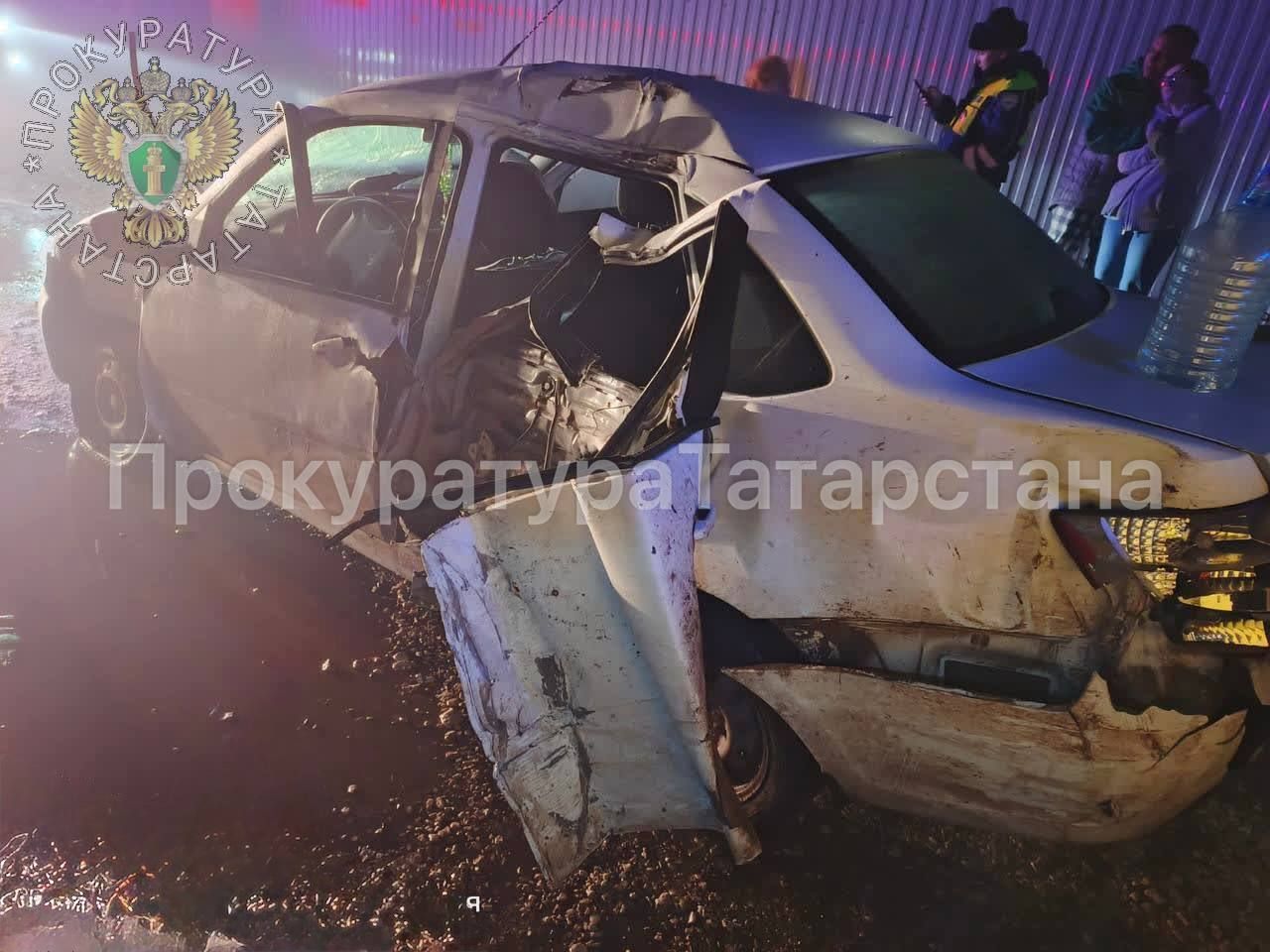 Школьник на «Ладе» врезался в столб в Татарстане — погиб 14-летний пассажир