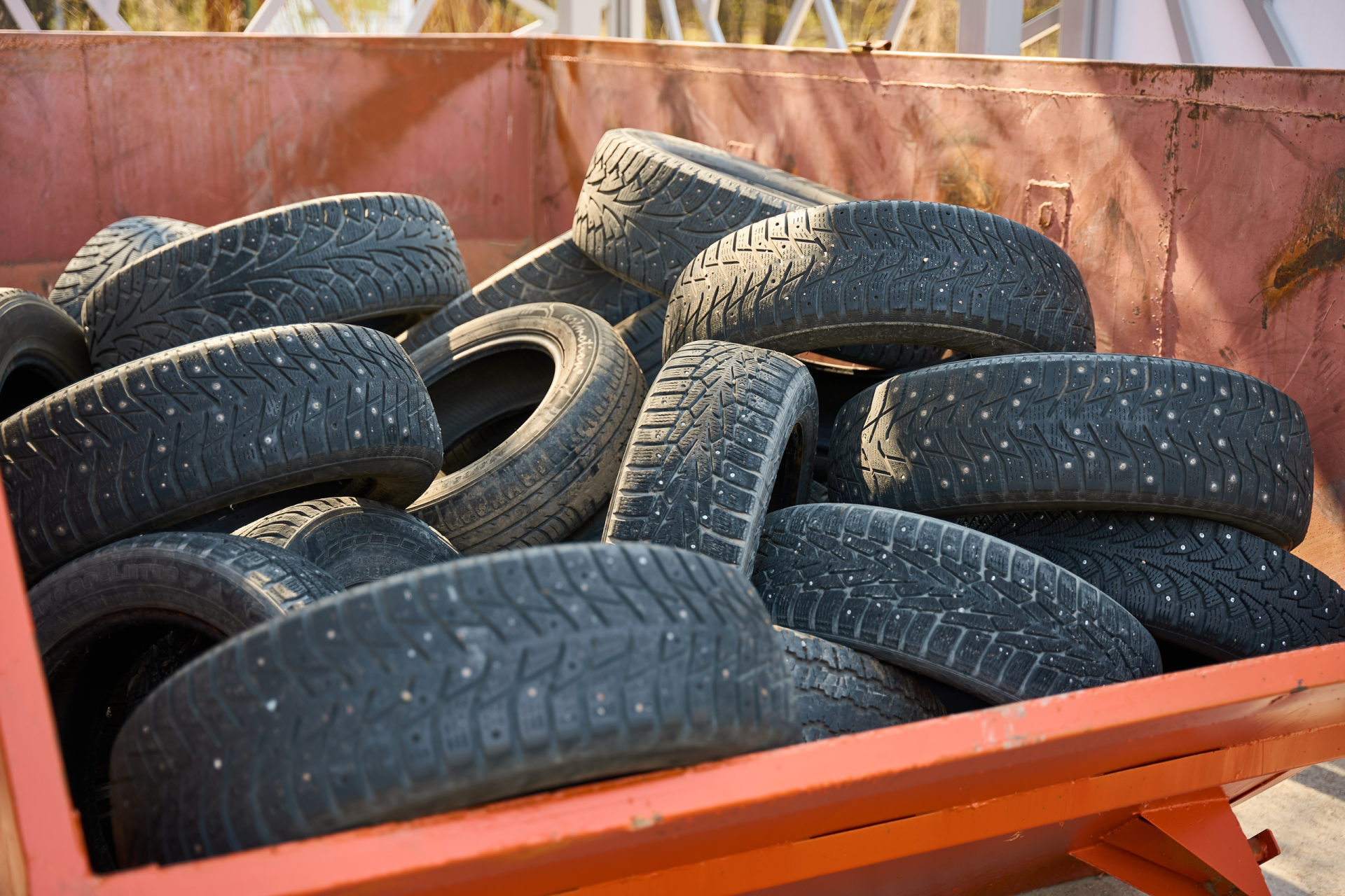 Казанцы смогут сдать старые автопокрышки на переработку — назвали адреса пунктов приема