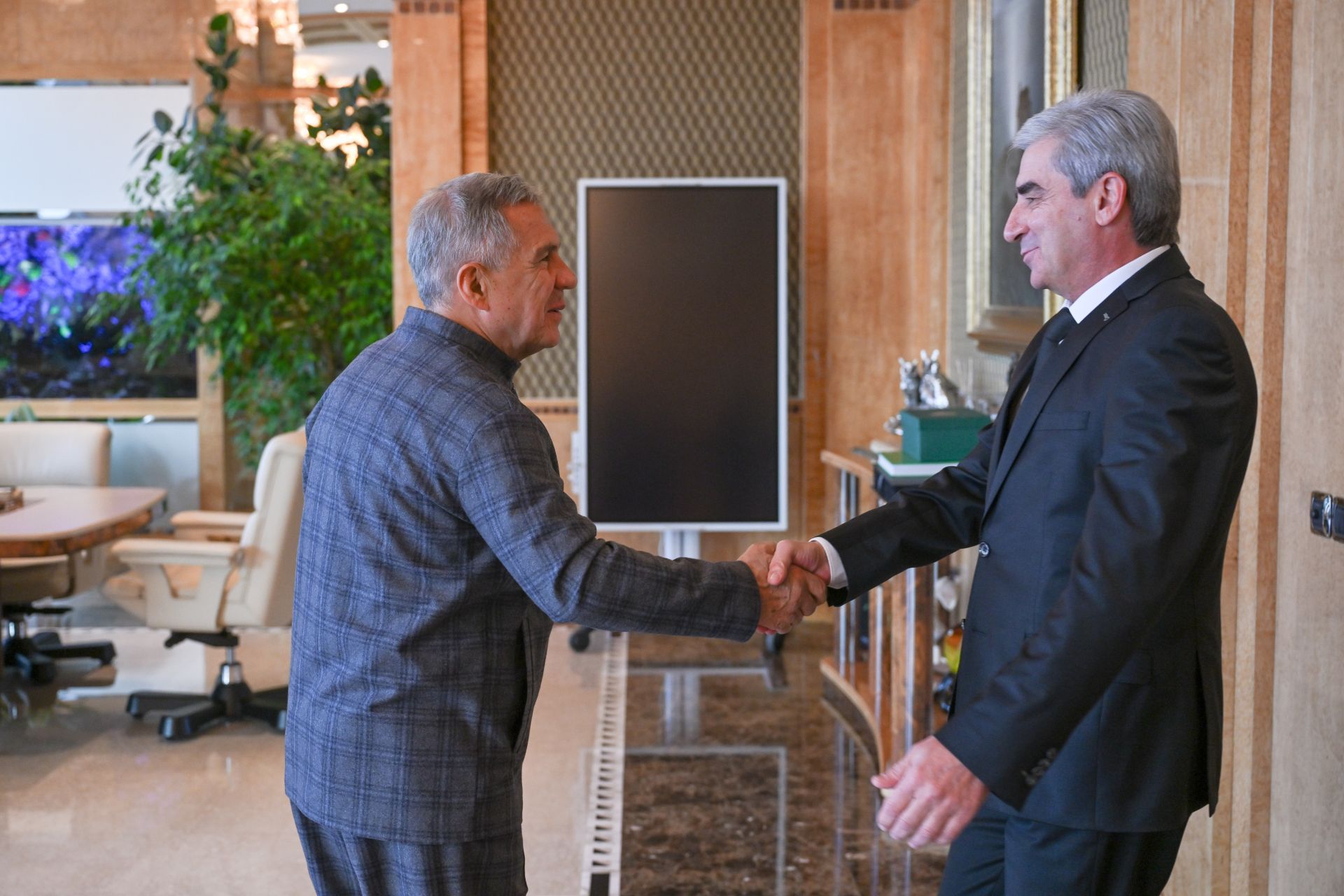 Минниханов обсудил обеспечение промбезопасности в Татарстане с главой Ростехнадзора