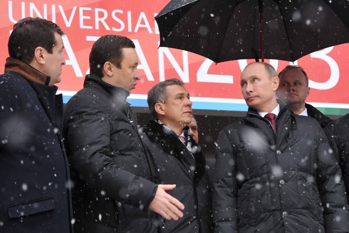 «Без бергә!»: Минниханов поздравил Путина с днем рождения и опубликовал архивные фото с лидером